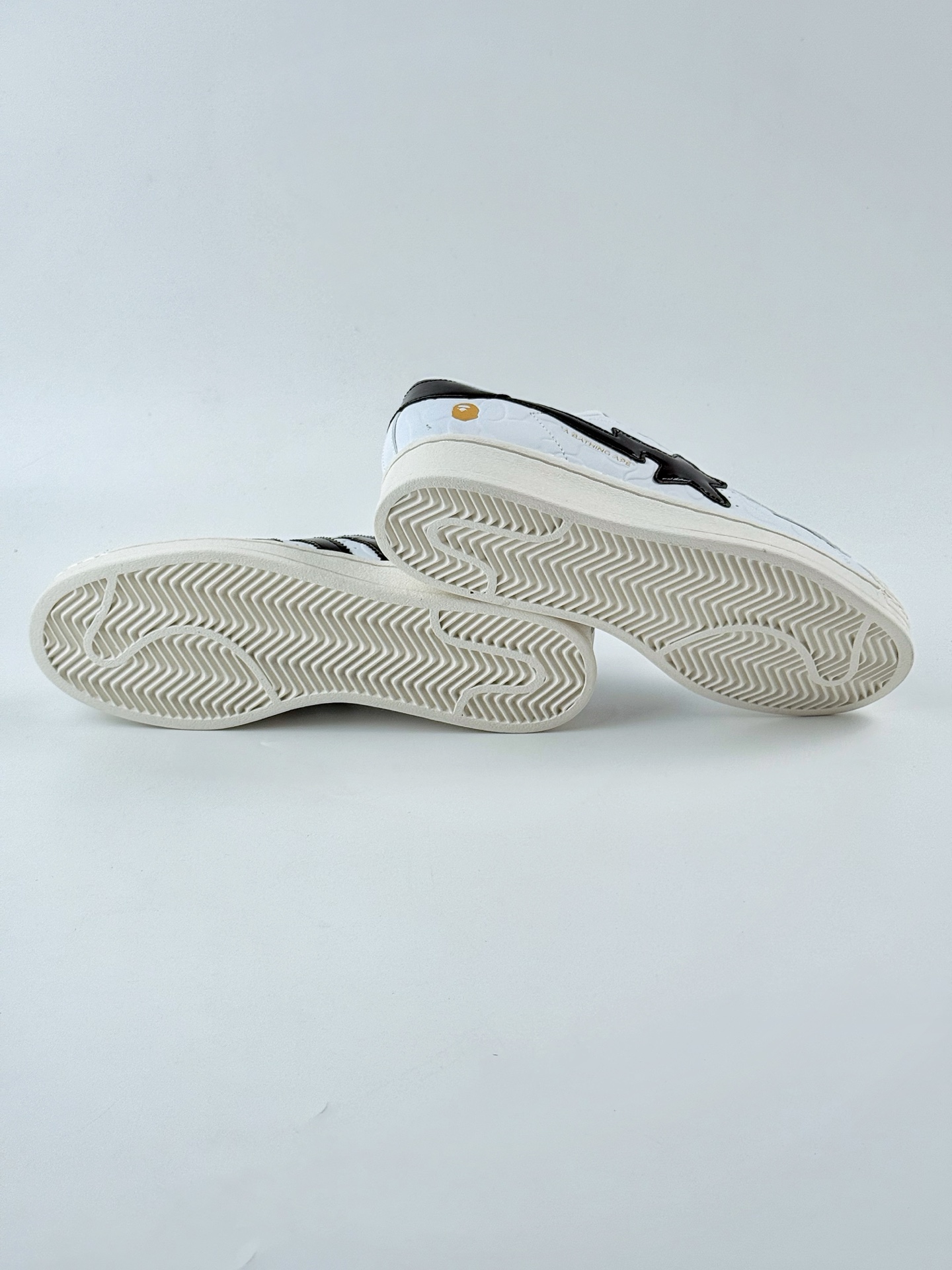 AD Originals Superstar x A BATHING APE 白 JR2701