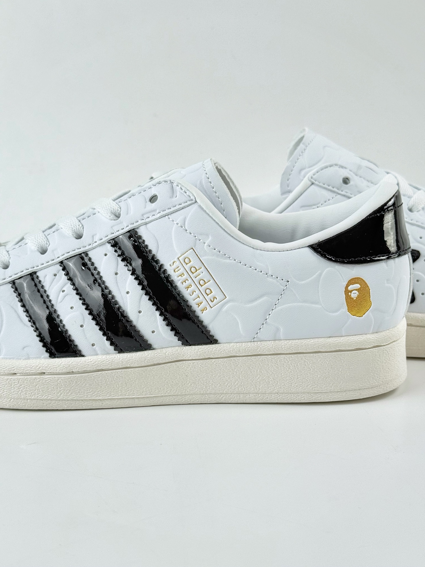 AD Originals Superstar x A BATHING APE 白 JR2701