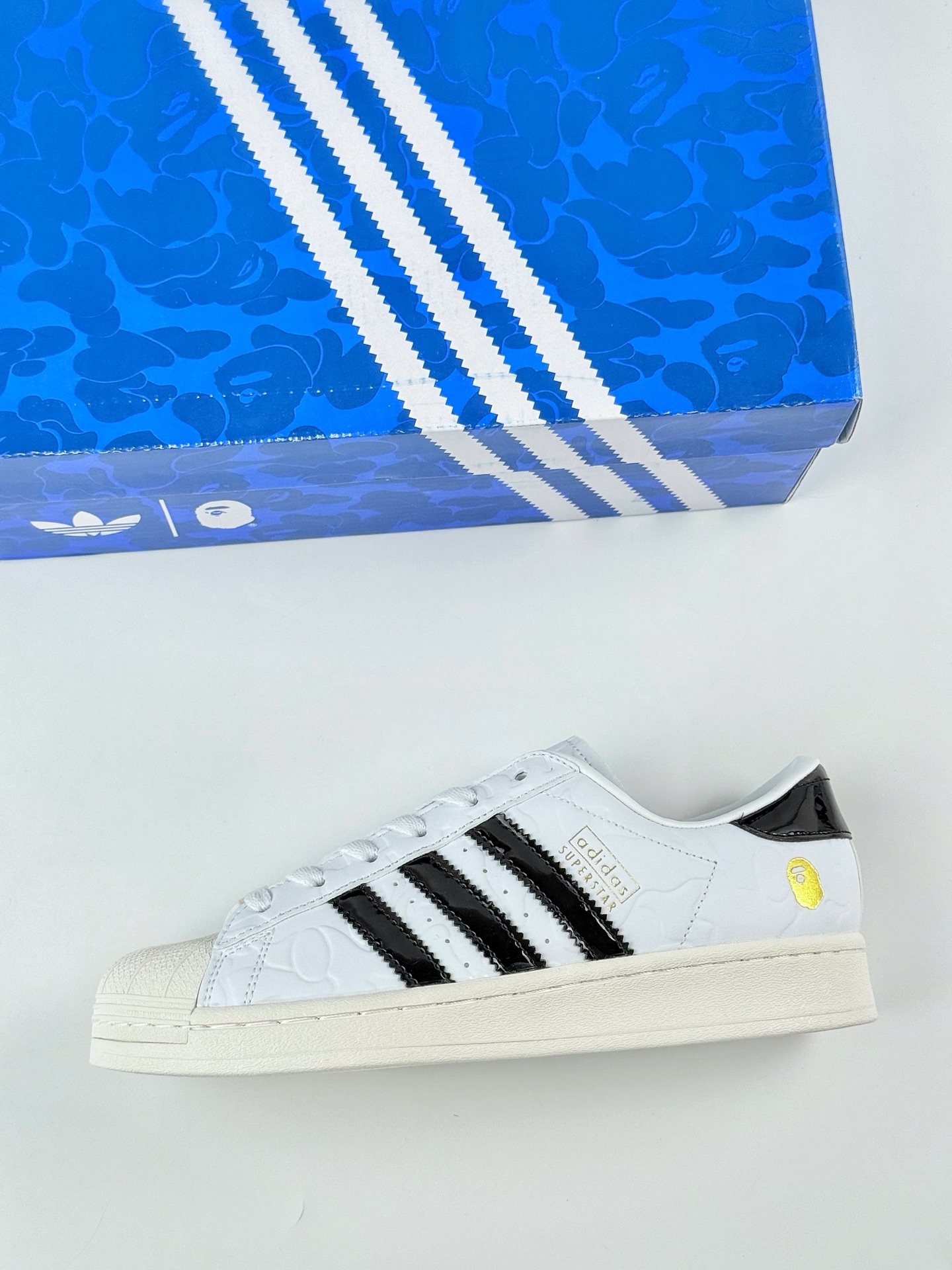 AD Originals Superstar x A BATHING APE 白 JR2701