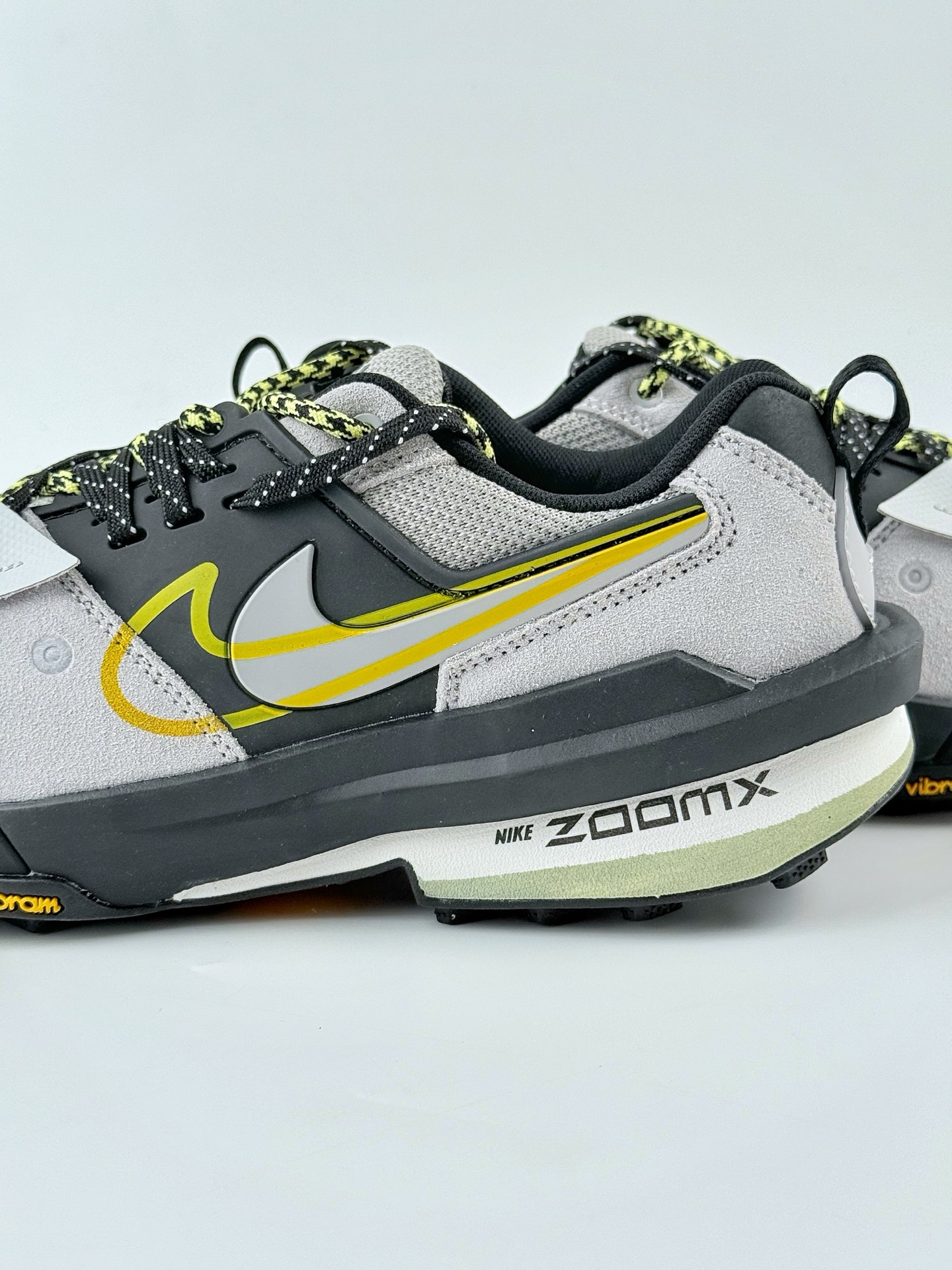 300 Sacai x Nike Zegamadome SP 联名款 舒适百搭防滑耐磨休闲运动鞋 HQ8618-003