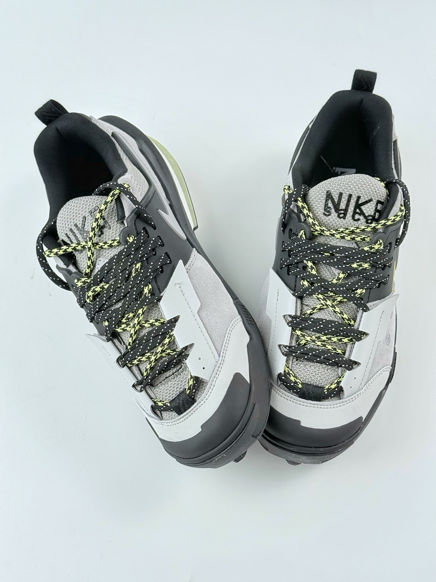300 Sacai x Nike Zegamadome SP 联名款 舒适百搭防滑耐磨休闲运动鞋 HQ8618-003