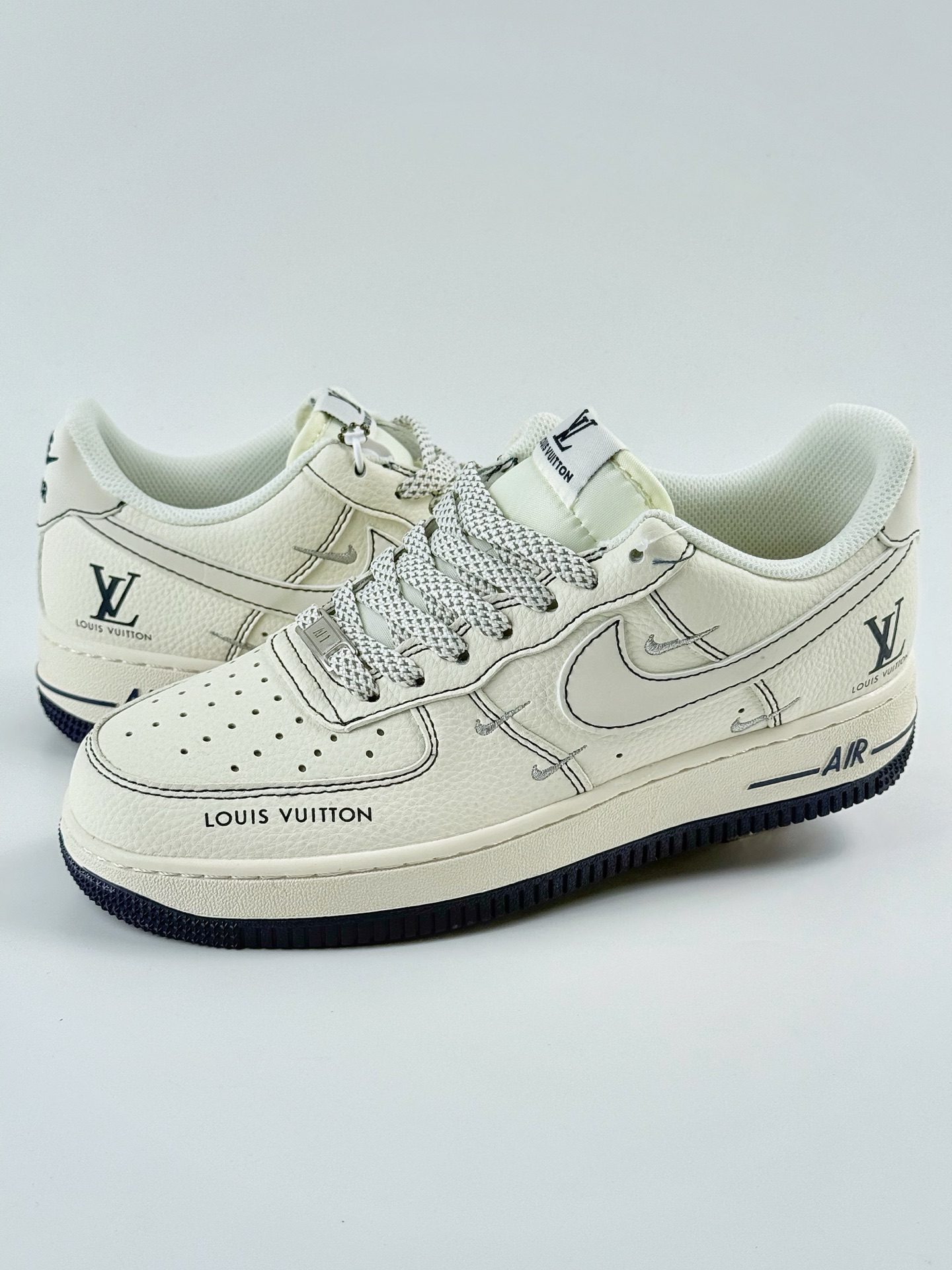 260 Nike Air Force 1 Low 07 x Louis Vuitton 白黑四小钩满天星 XX3168-160