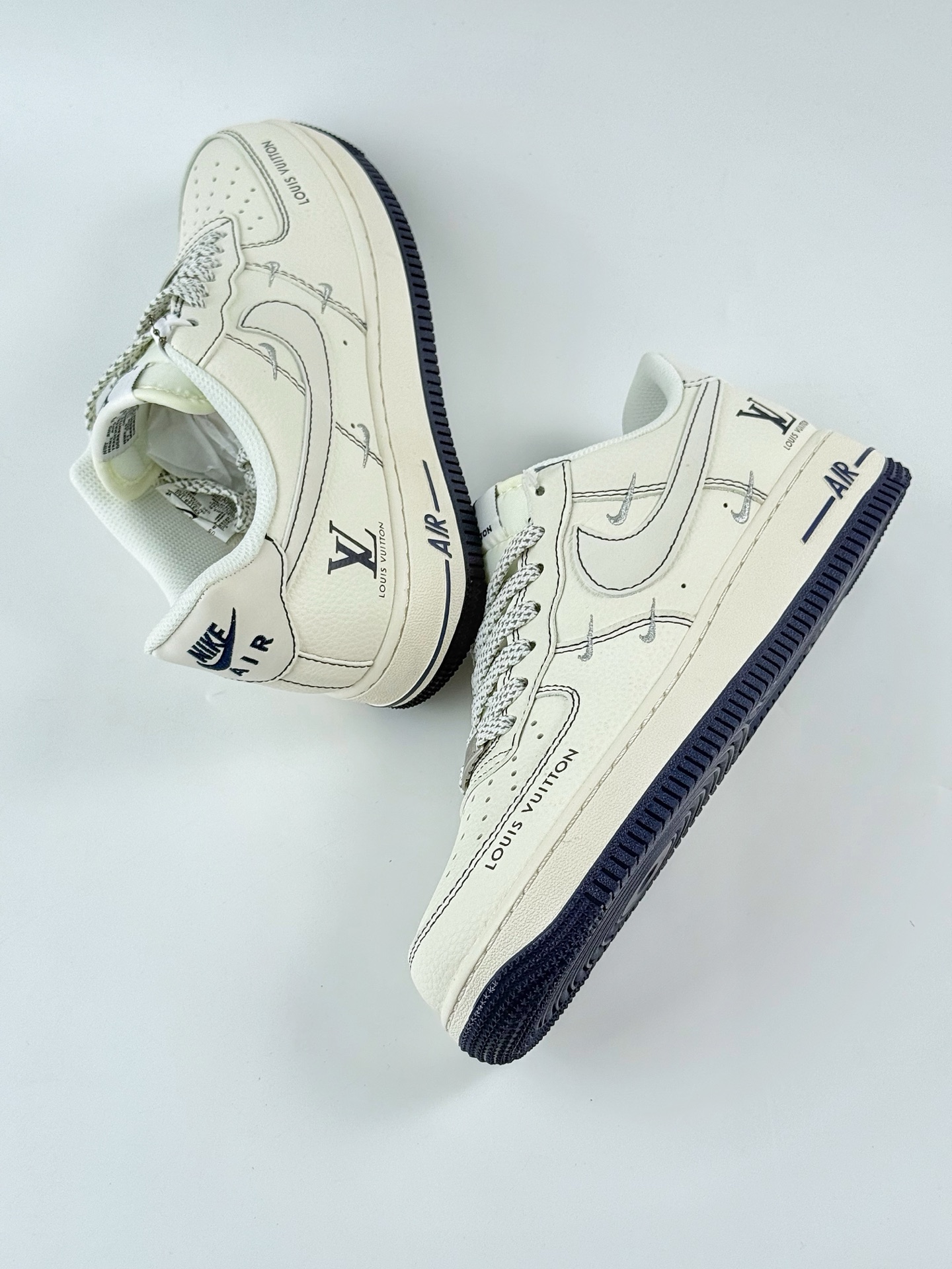 260 Nike Air Force 1 Low 07 x Louis Vuitton 白黑四小钩满天星 XX3168-160