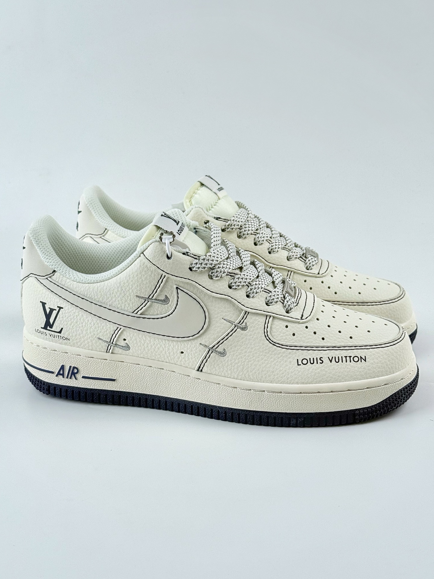 260 Nike Air Force 1 Low 07 x Louis Vuitton 白黑四小钩满天星 XX3168-160