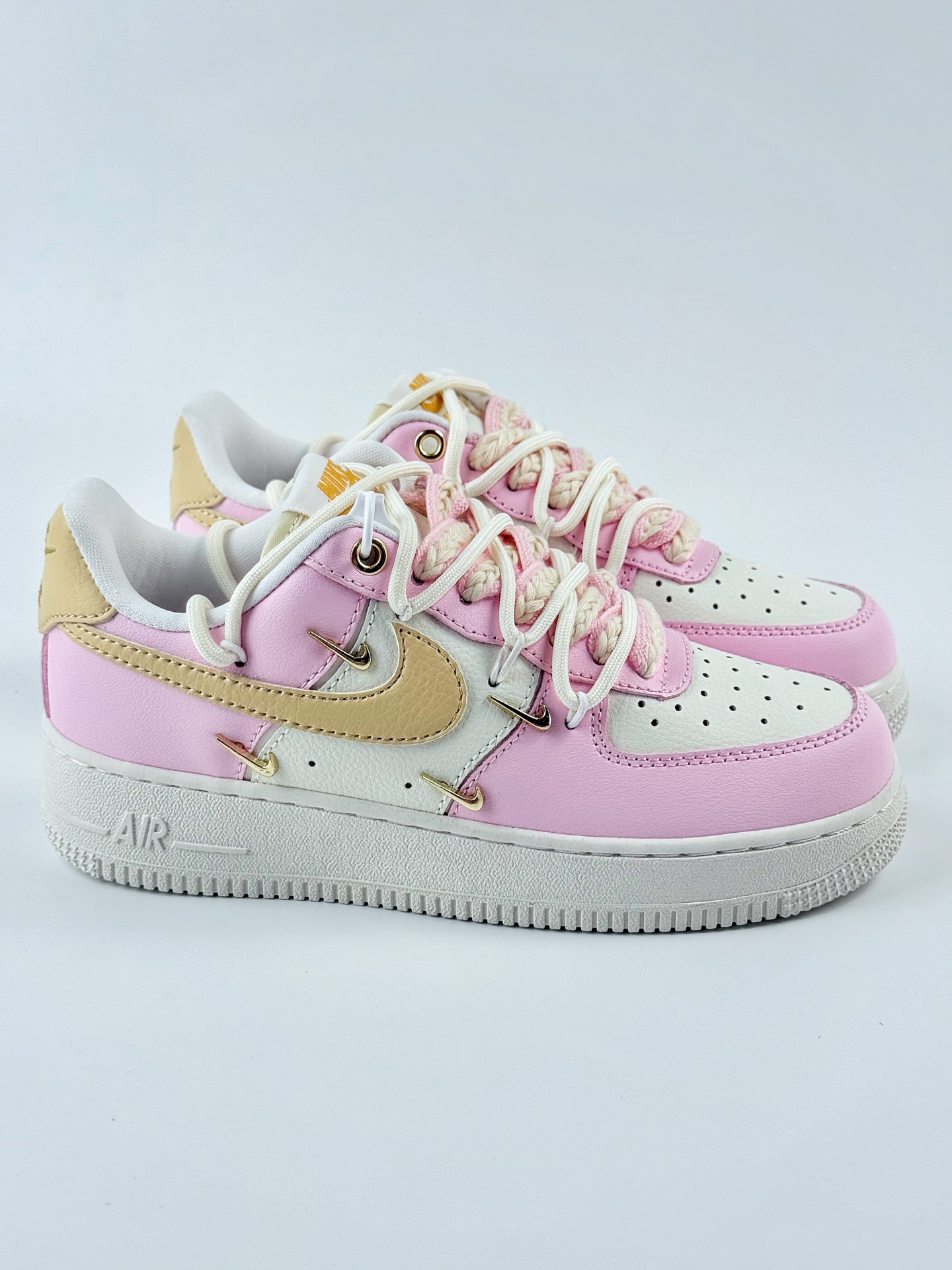 Nike Air Force 1 Low 07 粉白金四小钩绑带满天星 ZB2574-600