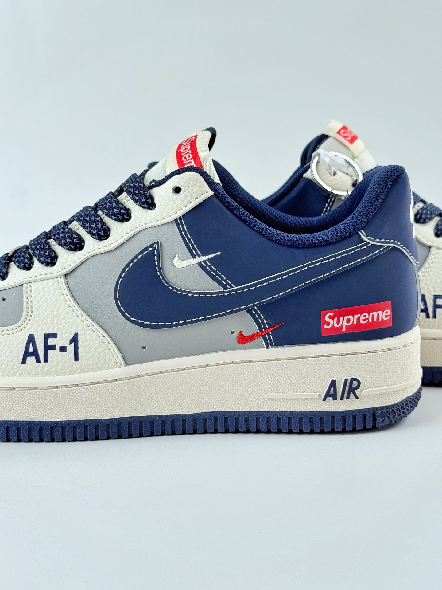 260 Nike Air Force 1 Low 07 x Supreme 白蓝双小钩满天星 HH7518-054