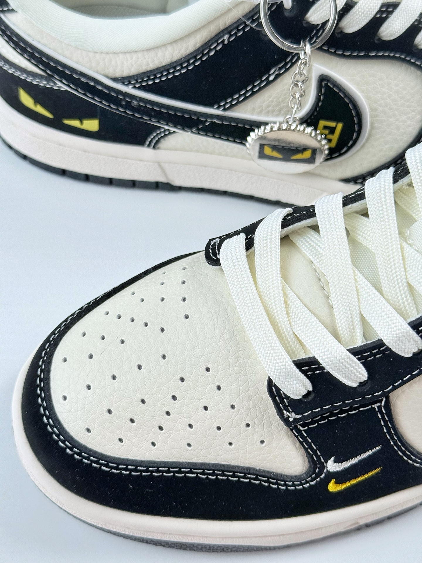 Nike SB Dunk Low x FEND 黑白黄双小钩 LW1818-115