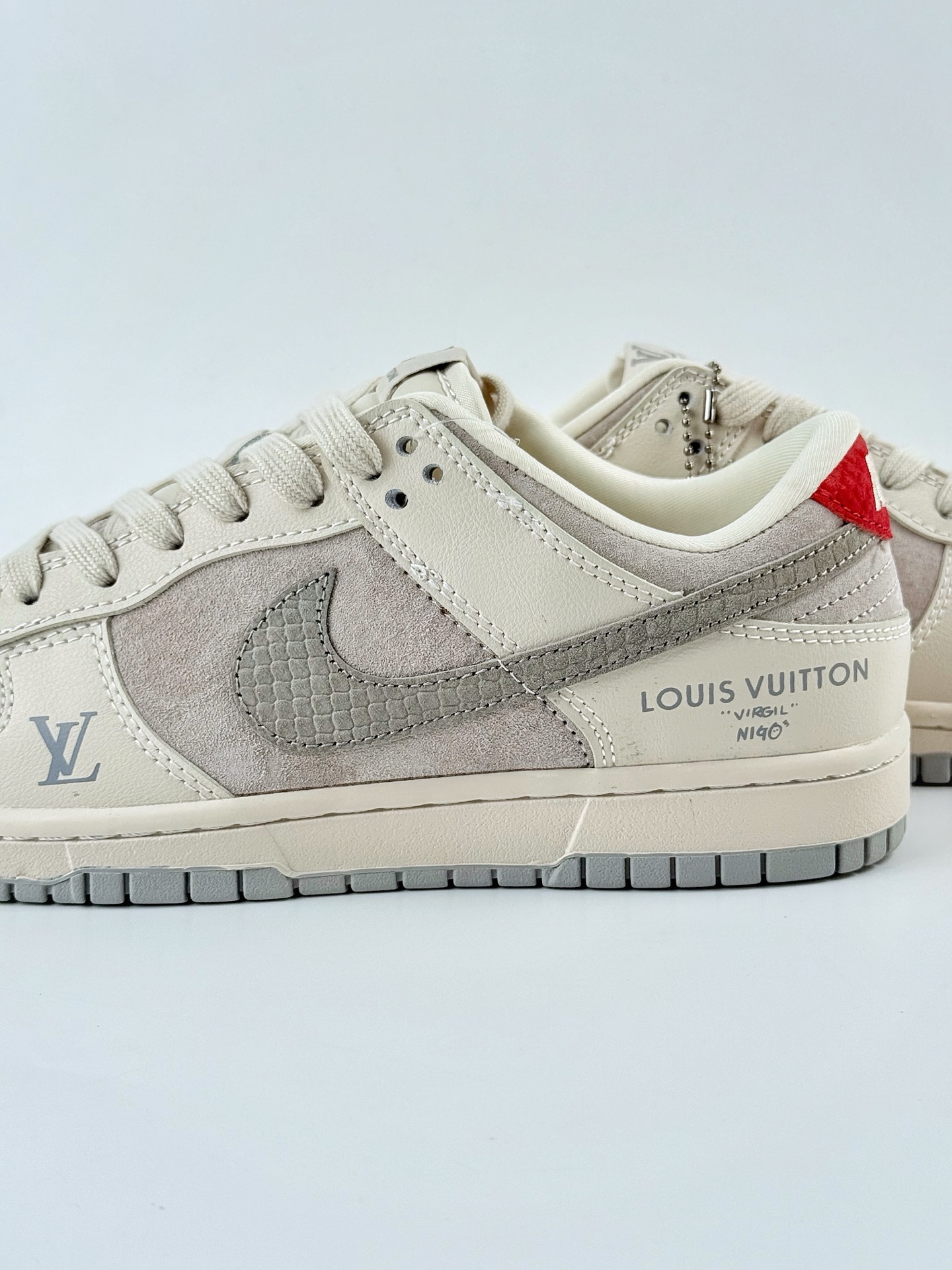 Nike SB Dunk Low x Louis Vuitton 白灰红 XX3168-125