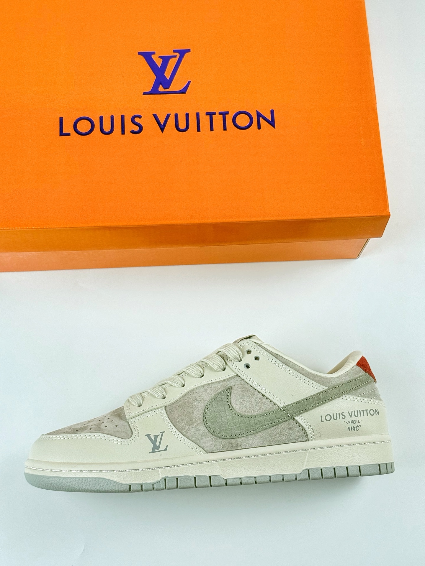 Nike SB Dunk Low x Louis Vuitton 白灰红 XX3168-125