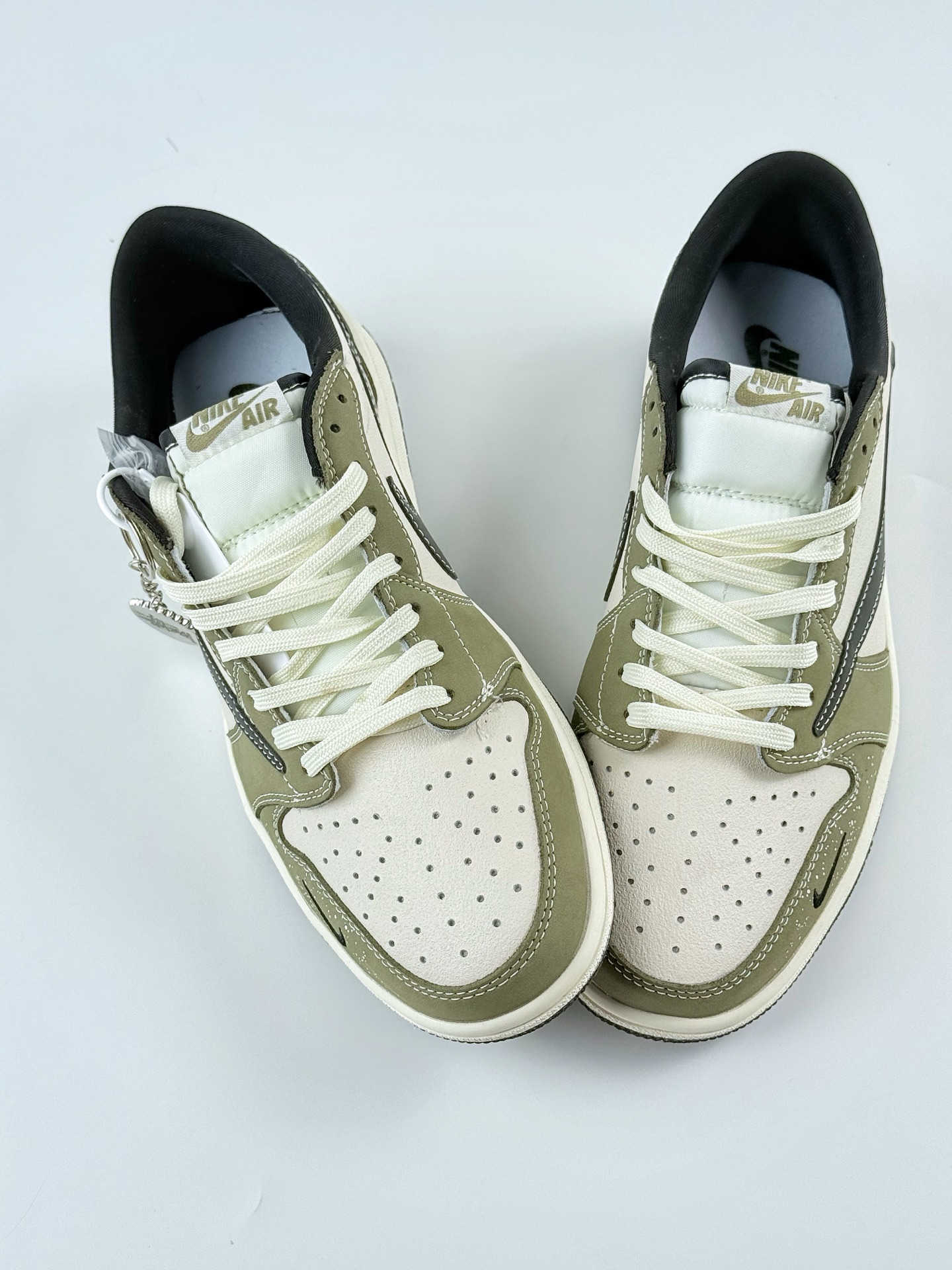 Travis Scott x Nike Air Jordan 1 Low x The North Face Air Jordan 1 Low 反转绿白黑小钩倒钩 LD2025-018