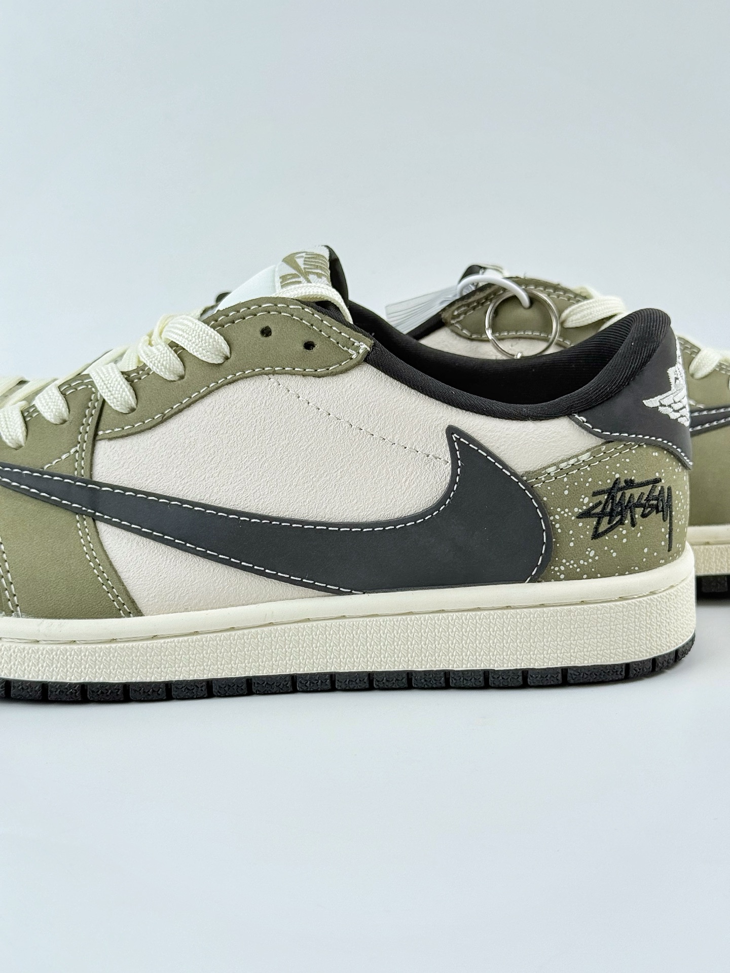 Travis Scott x Nike Air Jordan 1 Low x The North Face Air Jordan 1 Low 反转绿白黑小钩倒钩 LD2025-018