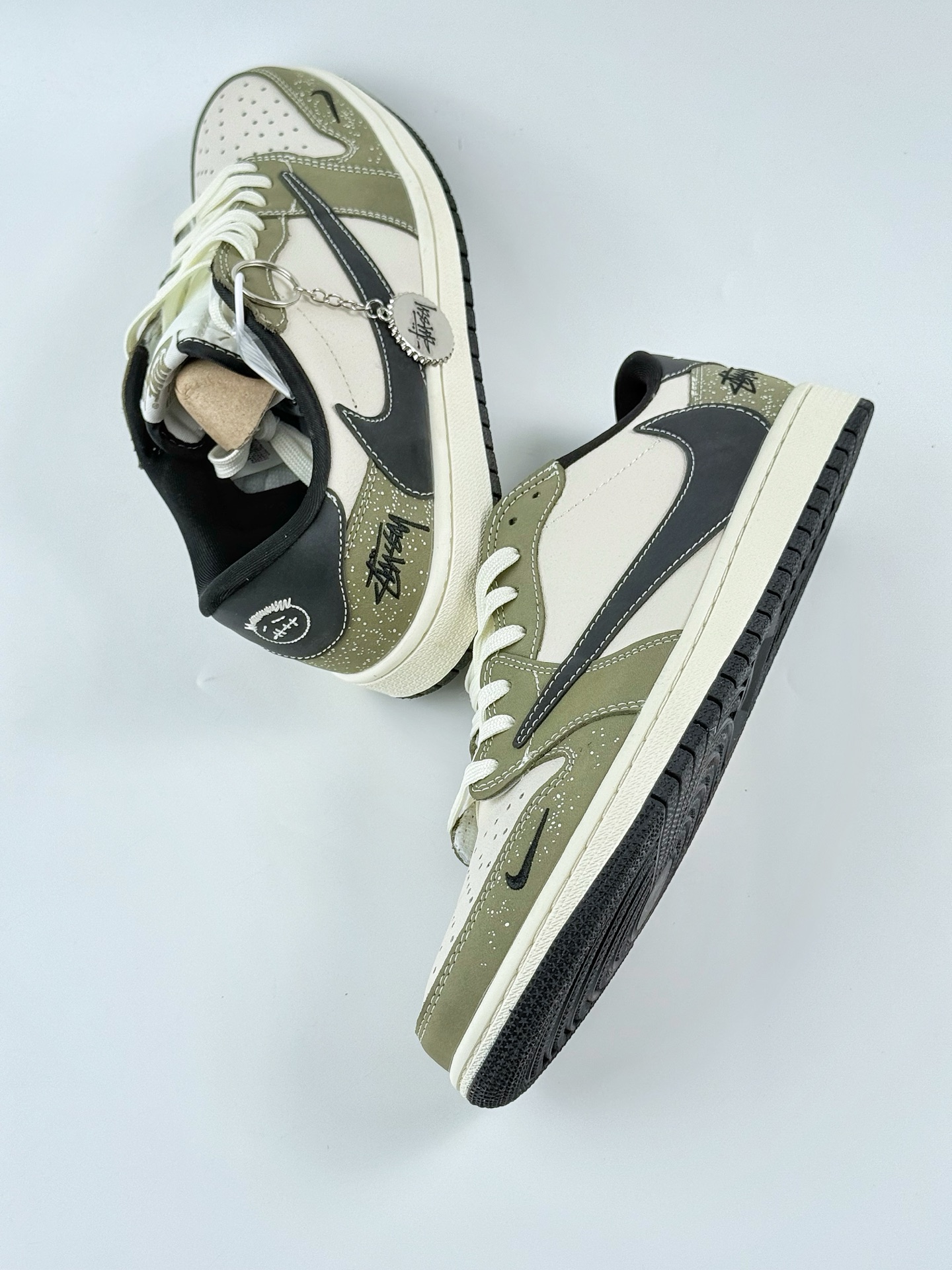 Travis Scott x Nike Air Jordan 1 Low x The North Face Air Jordan 1 Low 反转绿白黑小钩倒钩 LD2025-018
