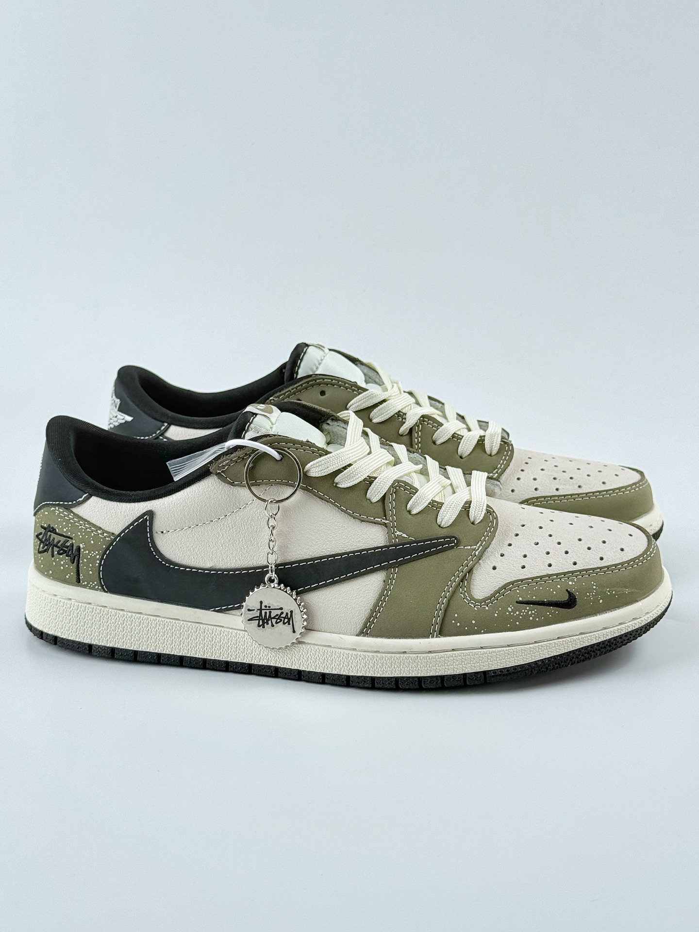Travis Scott x Nike Air Jordan 1 Low x The North Face Air Jordan 1 Low 反转绿白黑小钩倒钩 LD2025-018