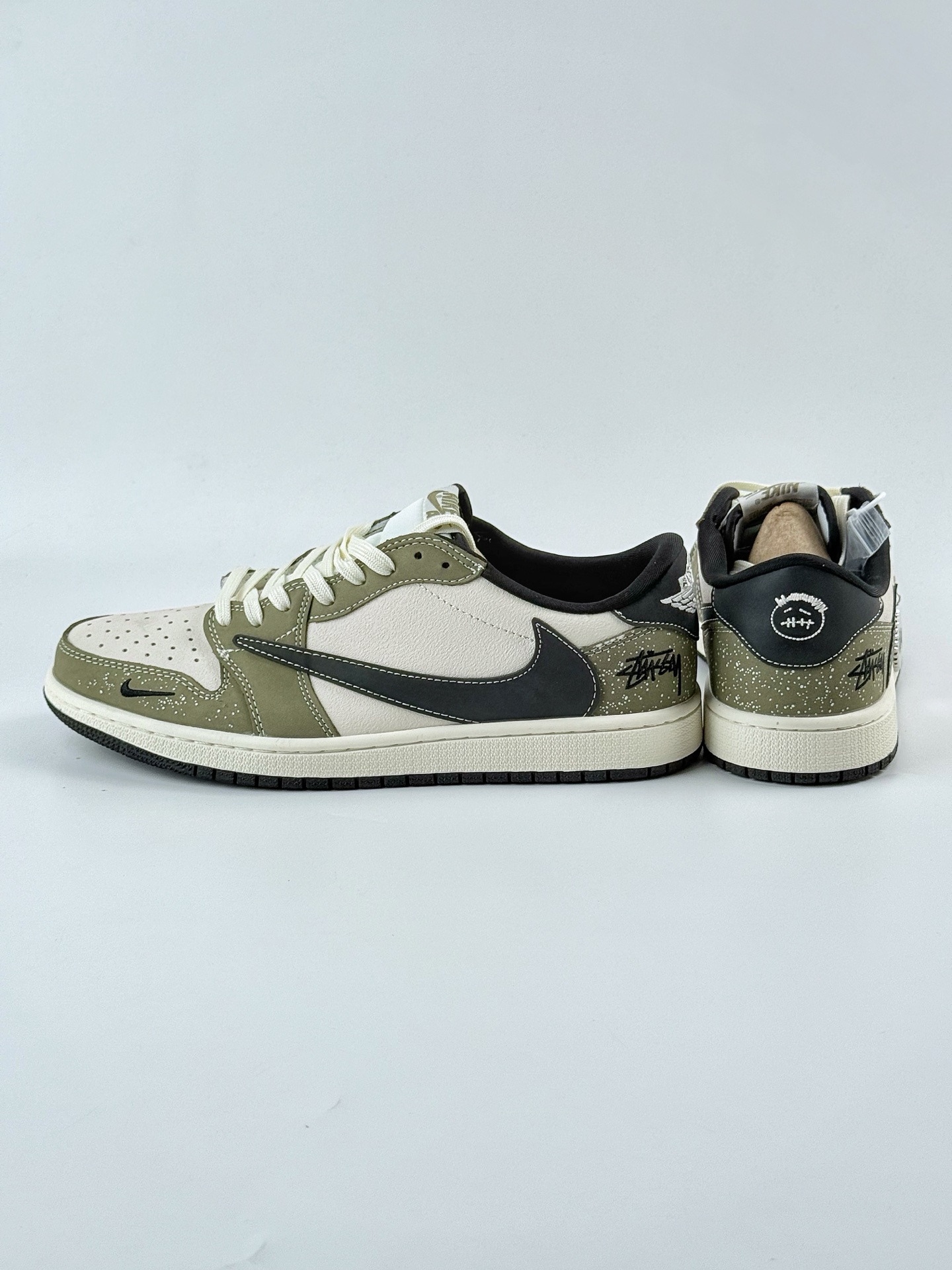 Travis Scott x Nike Air Jordan 1 Low x The North Face Air Jordan 1 Low 反转绿白黑小钩倒钩 LD2025-018