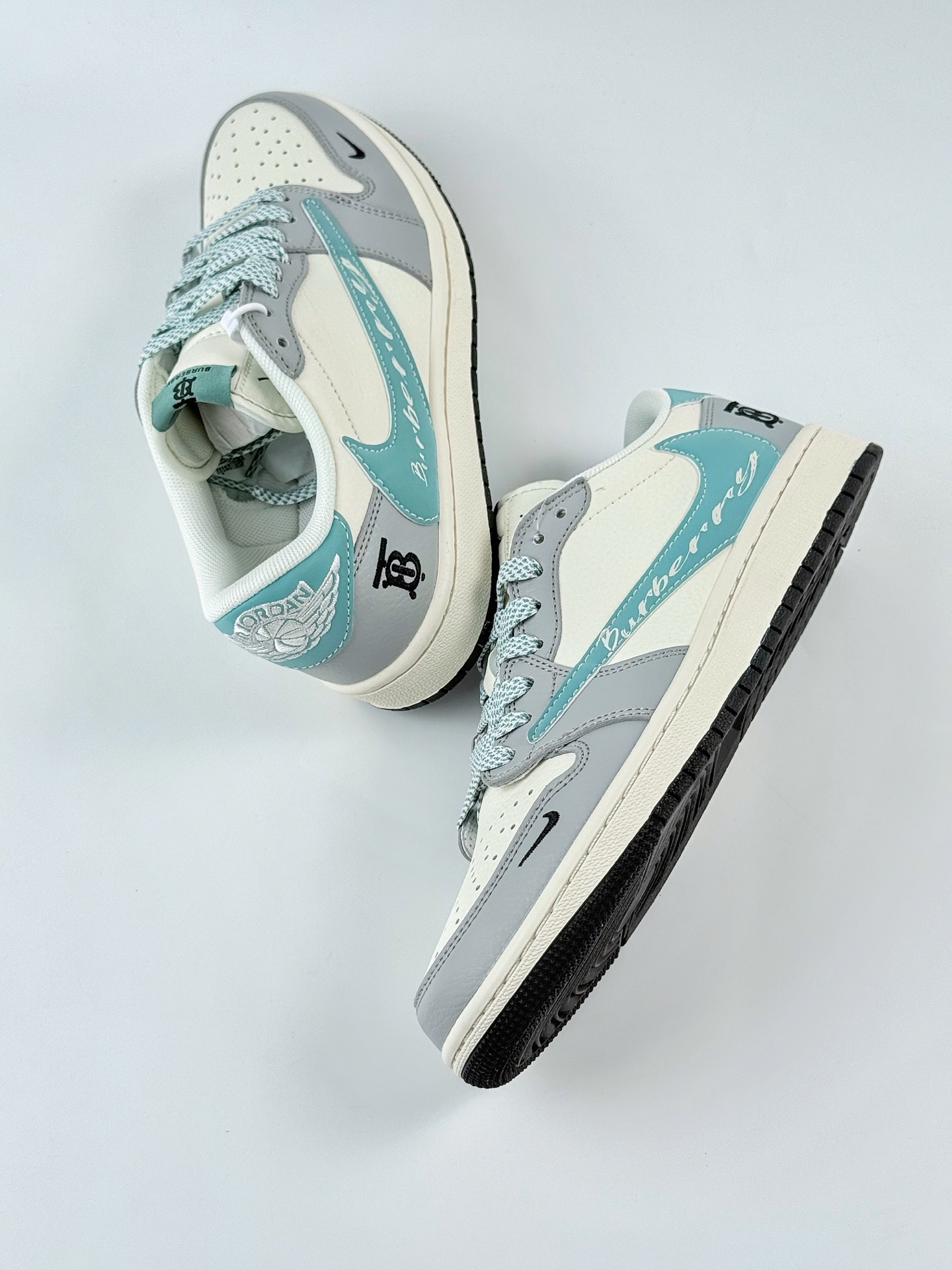 240 Travis Scott x Nike Air Jordan 1 Low x BURBRRY Air Jordan 1 Low 反转灰白蓝小钩满天星倒钩 XF8698-072