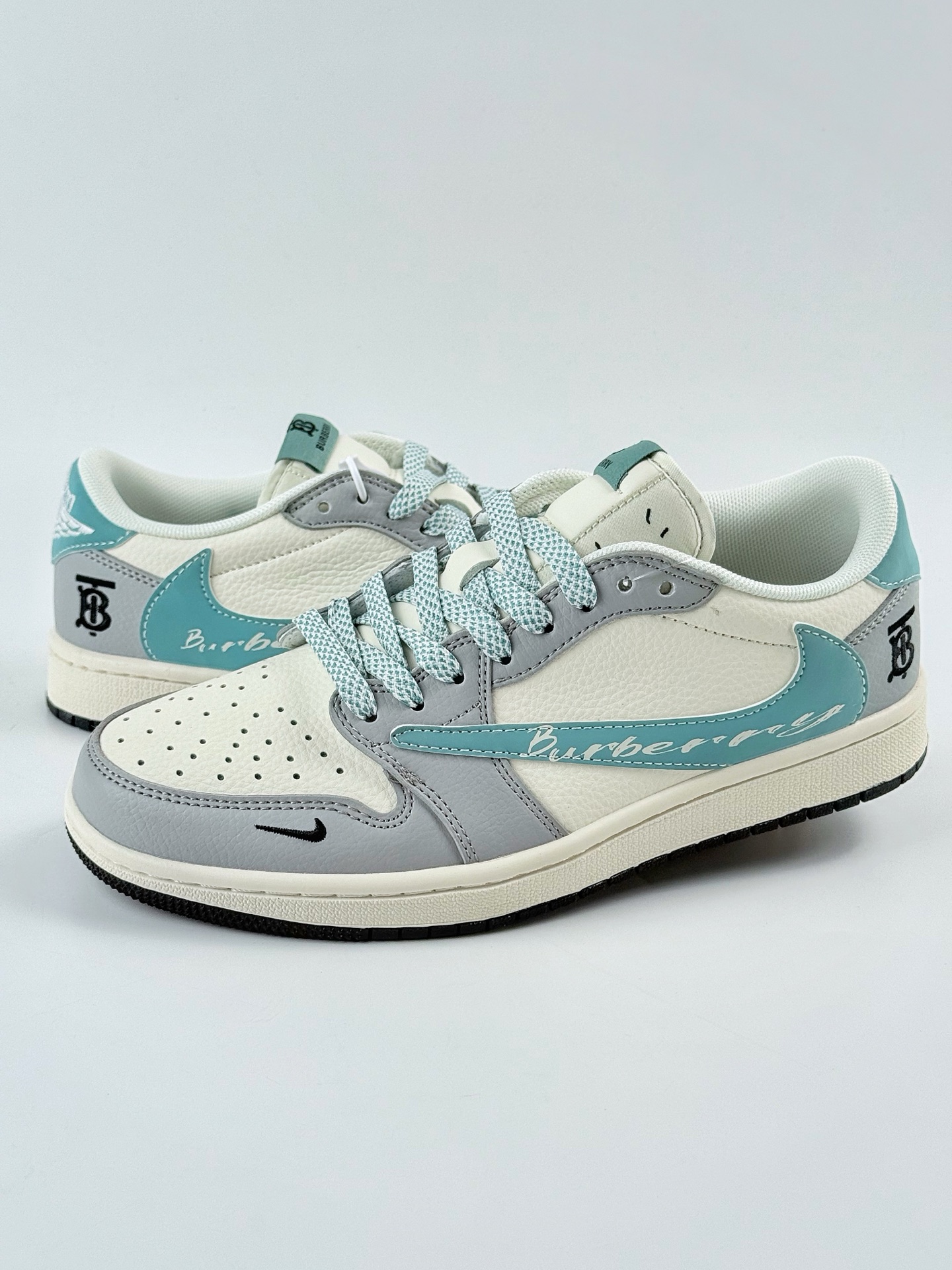 240 Travis Scott x Nike Air Jordan 1 Low x BURBRRY Air Jordan 1 Low 反转灰白蓝小钩满天星倒钩 XF8698-072