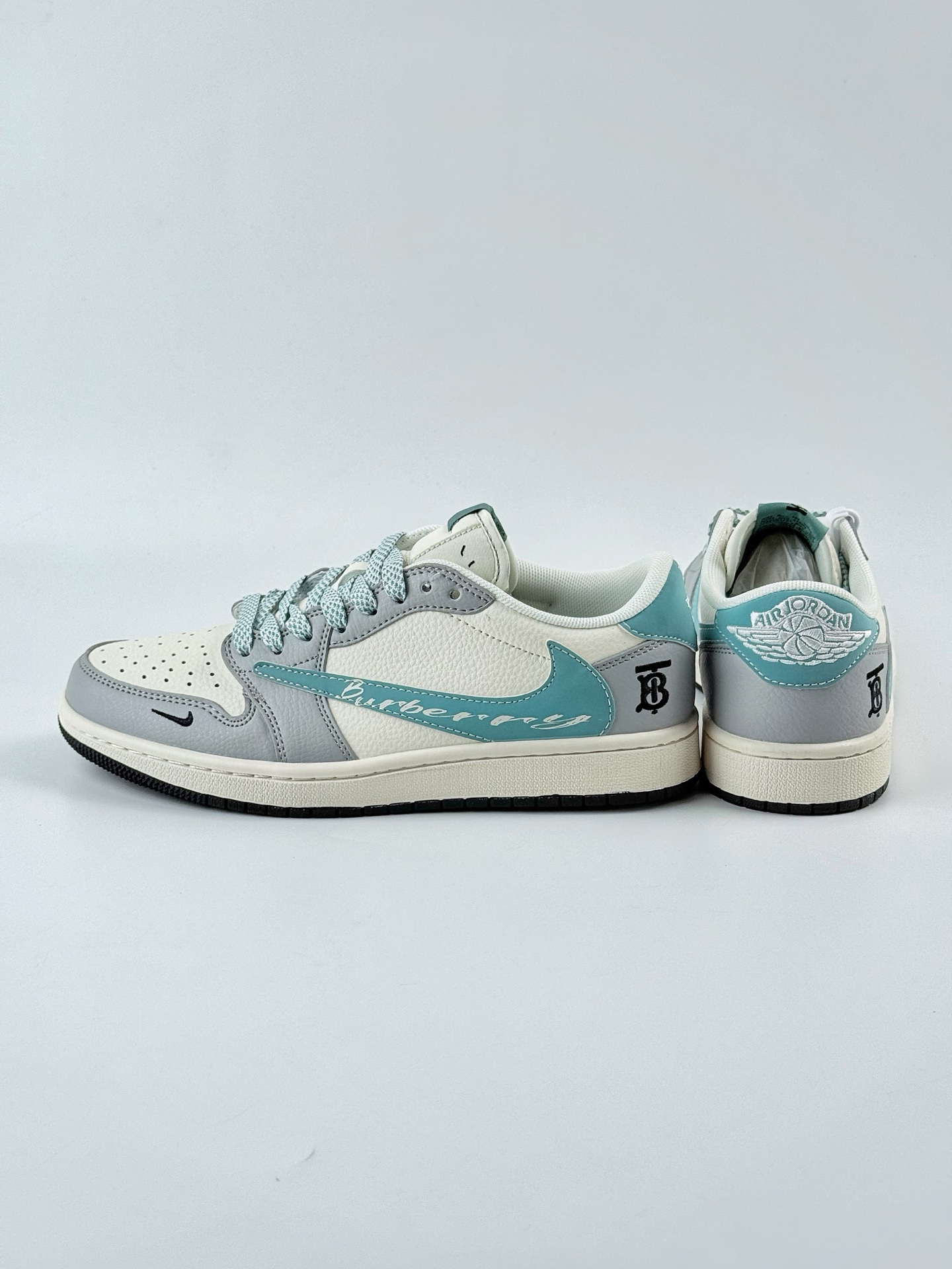 240 Travis Scott x Nike Air Jordan 1 Low x BURBRRY Air Jordan 1 Low 反转灰白蓝小钩满天星倒钩 XF8698-072