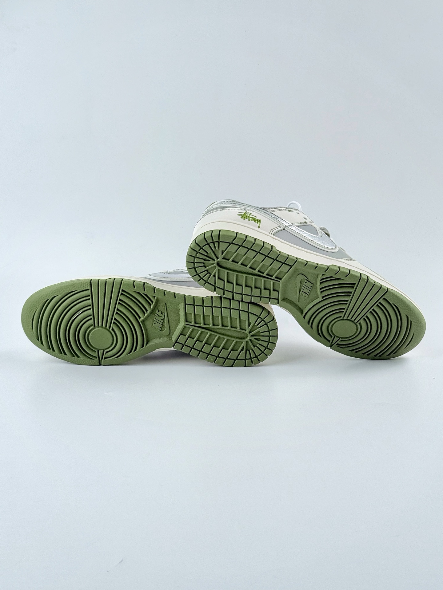 240 Nike SB Dunk Low x Stussy 白灰绿小钩双鞋带 XF8698-086