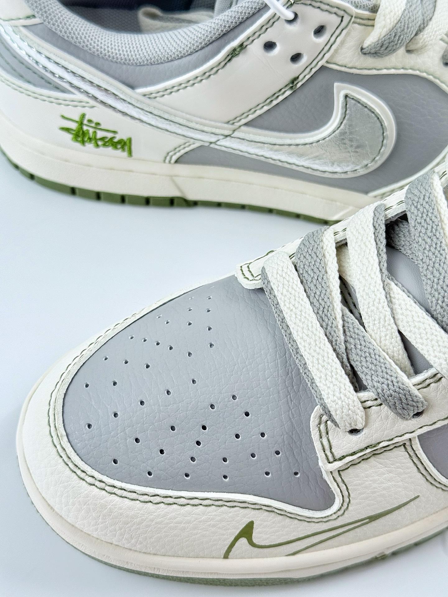240 Nike SB Dunk Low x Stussy 白灰绿小钩双鞋带 XF8698-086