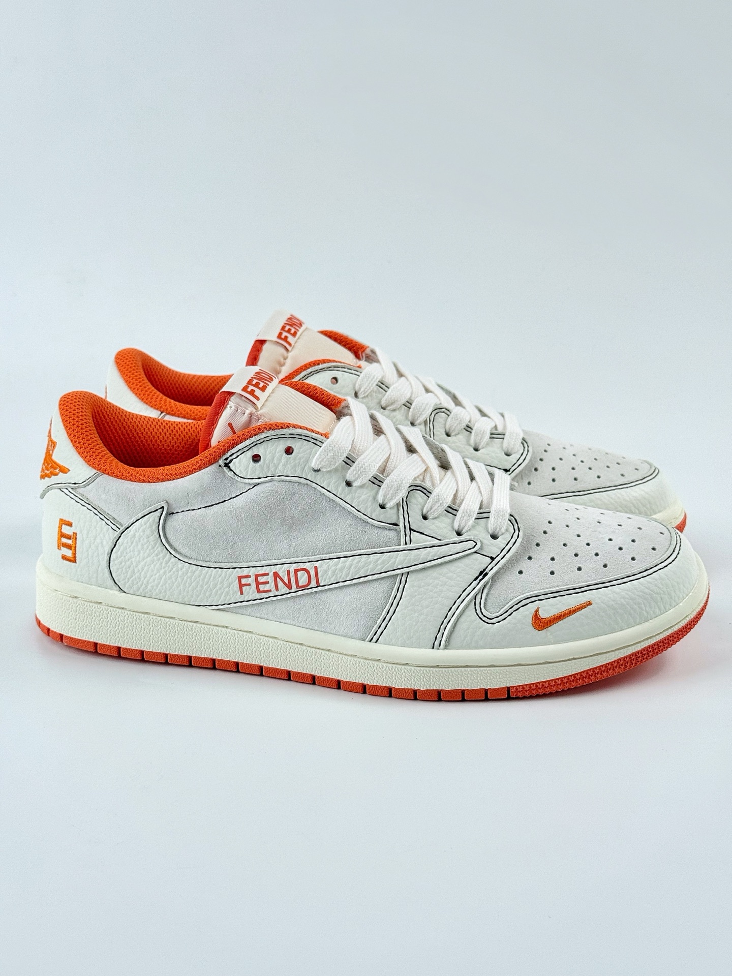 Travis Scott x Nike Air Jordan 1 Low x FEND Air Jordan 1 Low 反转白橙小钩倒钩 XZ5749-002