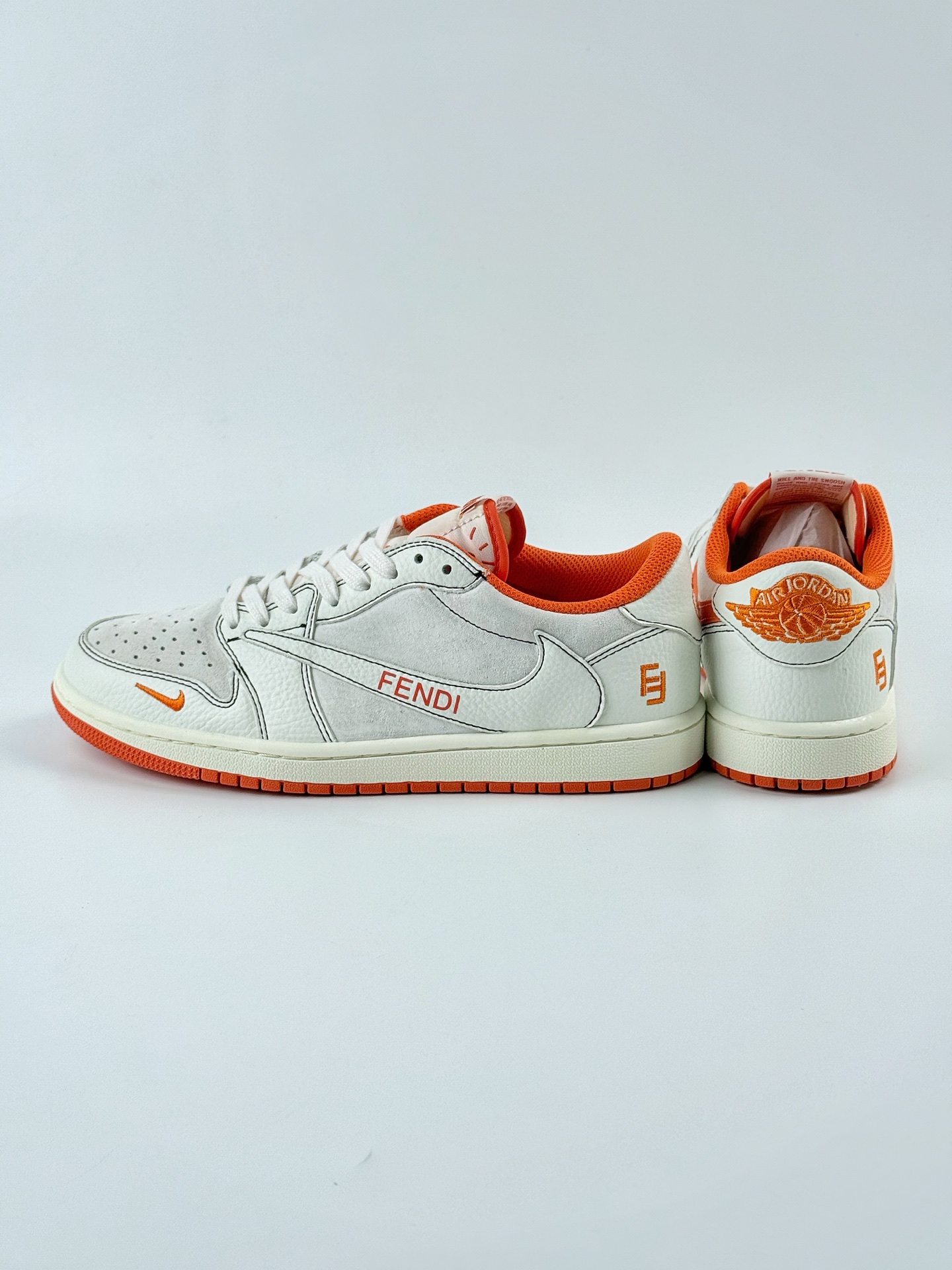 Travis Scott x Nike Air Jordan 1 Low x FEND Air Jordan 1 Low 反转白橙小钩倒钩 XZ5749-002