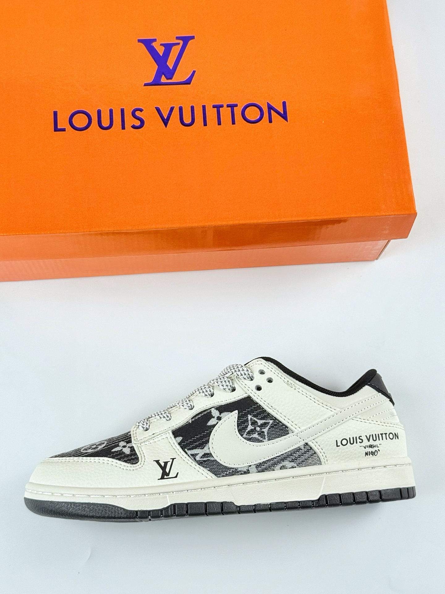 Nike SB Dunk Low x Louis Vuitton 白黑满天星 FC1688-229