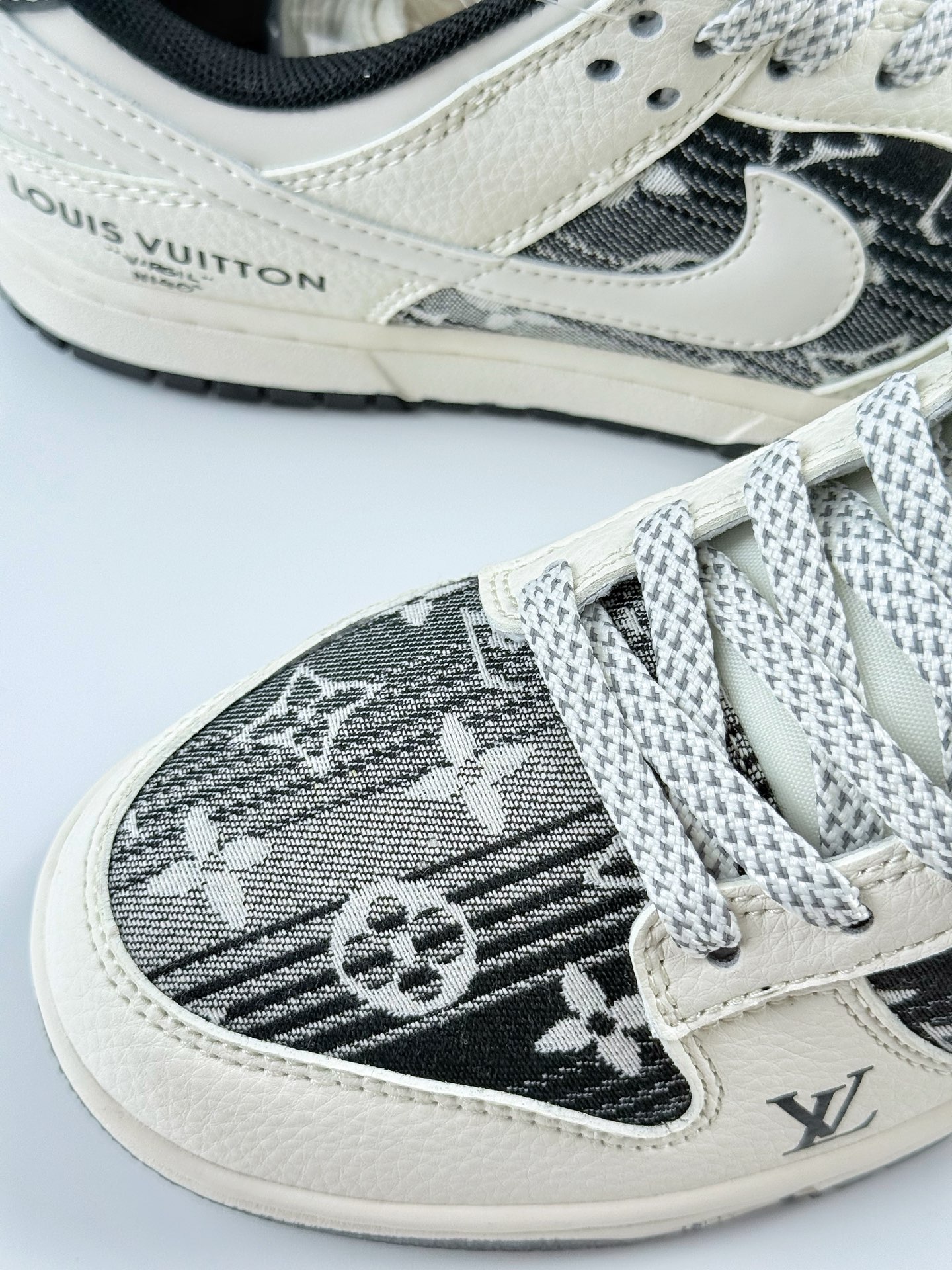 Nike SB Dunk Low x Louis Vuitton 白黑满天星 FC1688-229