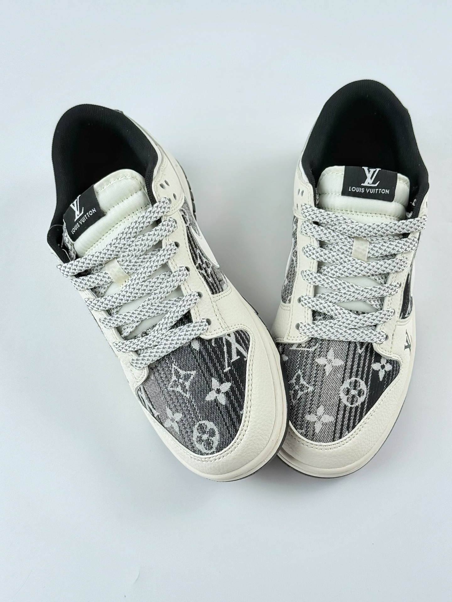 Nike SB Dunk Low x Louis Vuitton 白黑满天星 FC1688-229