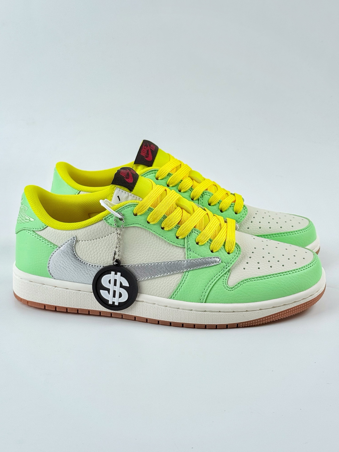 Travis Scott x Nike Air Jordan 1 Low Air Jordan 1 Low 反转米黄绿倒钩 DM6901-092