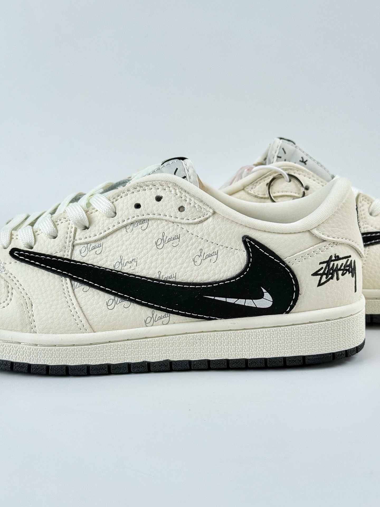 Travis Scott x Nike Air Jordan 1 Low x Stussy Air Jordan 1 Low 反转白黑小钩倒钩 XS2024-043