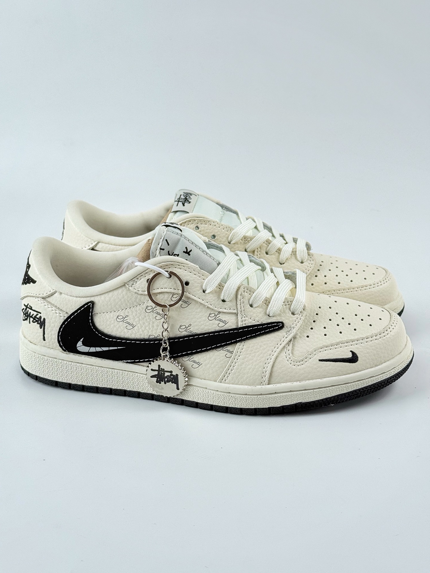 Travis Scott x Nike Air Jordan 1 Low x Stussy Air Jordan 1 Low 反转白黑小钩倒钩 XS2024-043