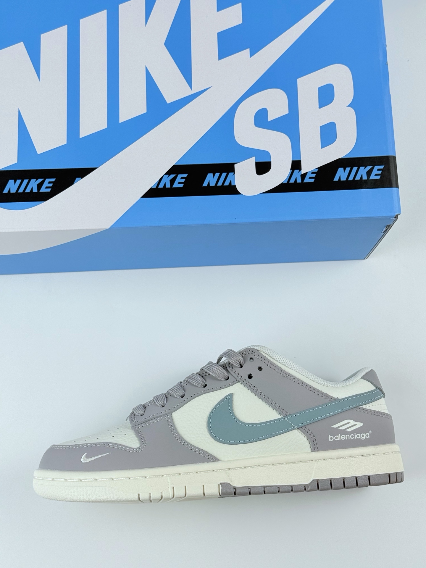 Nike SB Dunk Low x Balenciaga 灰白蓝小钩 FX1588-307