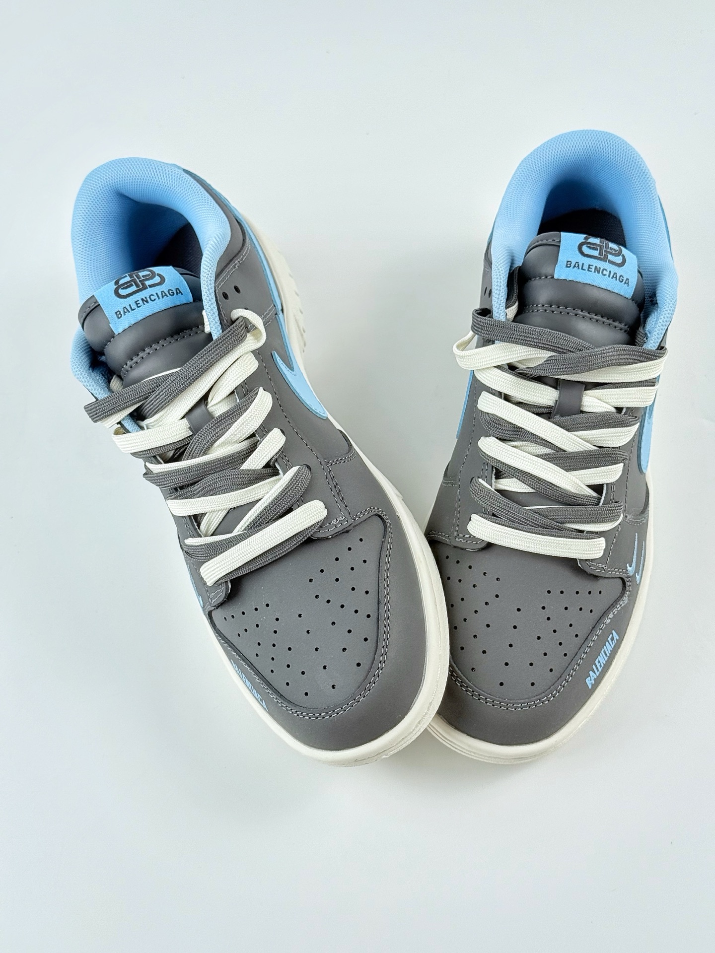 Nike SB Dunk Low x Balenciaga 灰蓝双小钩 FX1588-301