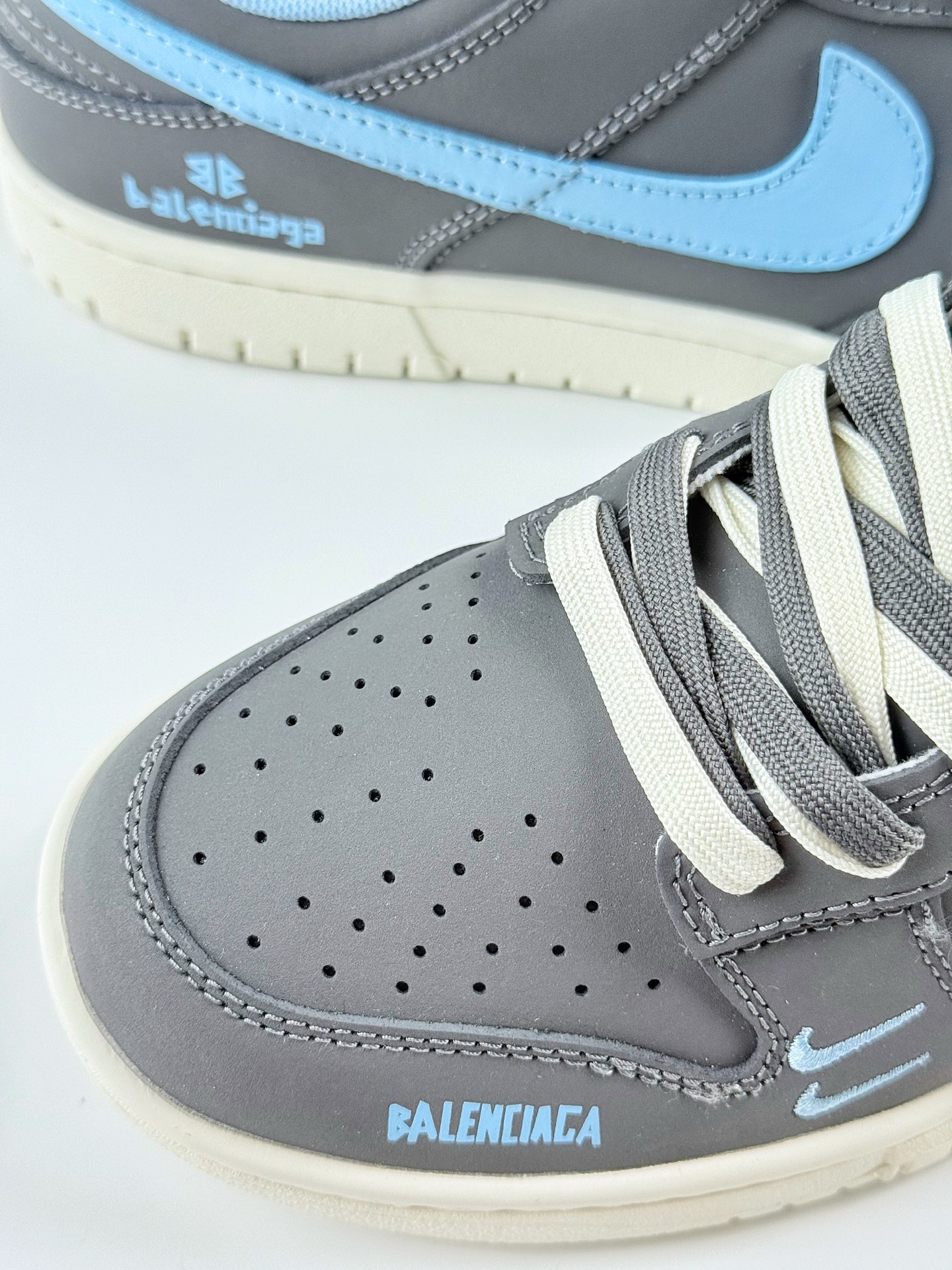 Nike SB Dunk Low x Balenciaga 灰蓝双小钩 FX1588-301