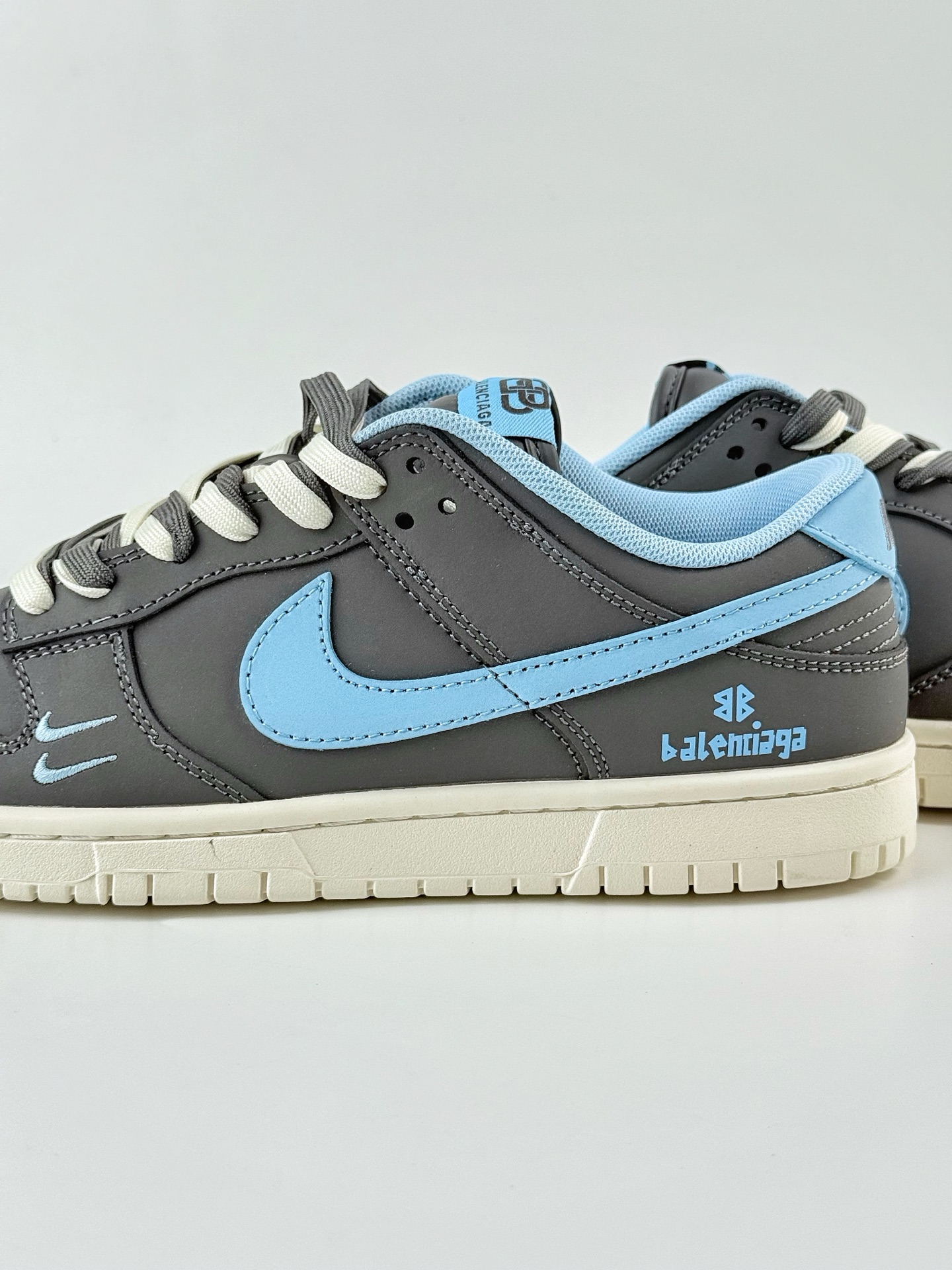Nike SB Dunk Low x Balenciaga 灰蓝双小钩 FX1588-301