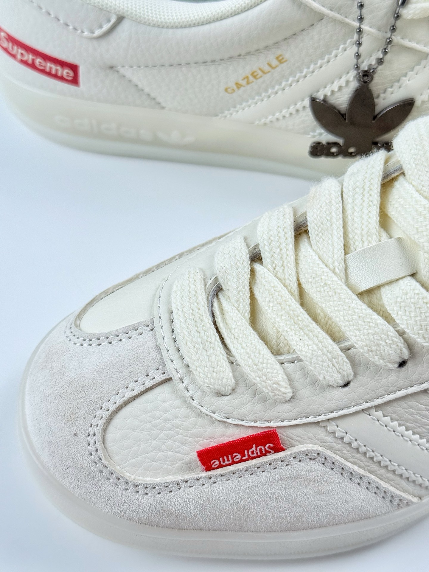 adidas Originals Gazelle INdoor x Supreme 白红 三叶草休闲防滑耐磨低帮板鞋 DM1234-007