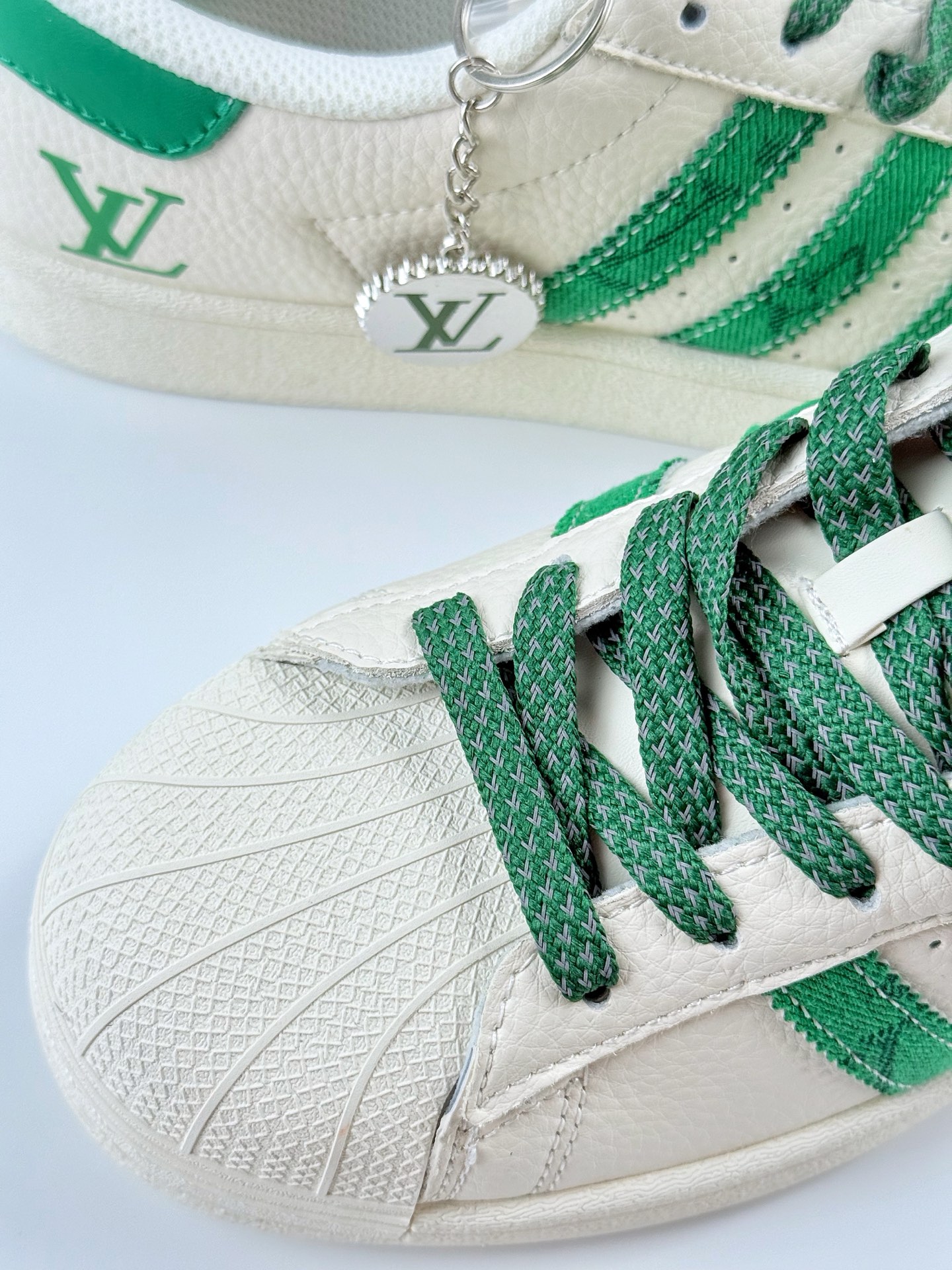 AD Originals Superstar x Louis Vuitton 白绿满天星 XS0003