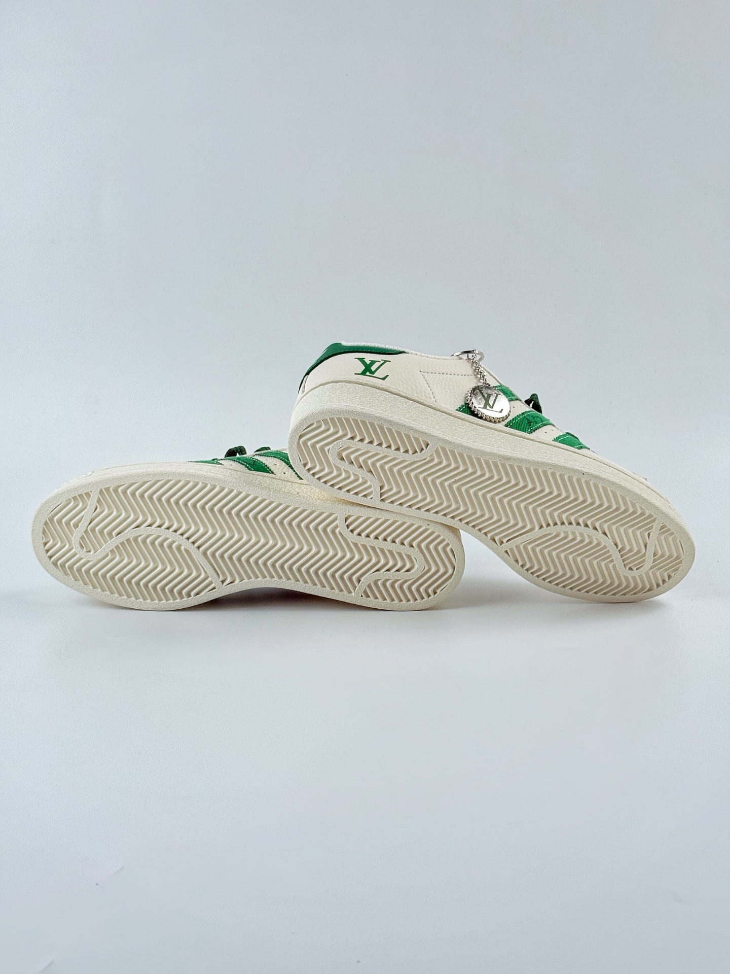 AD Originals Superstar x Louis Vuitton 白绿满天星 XS0003