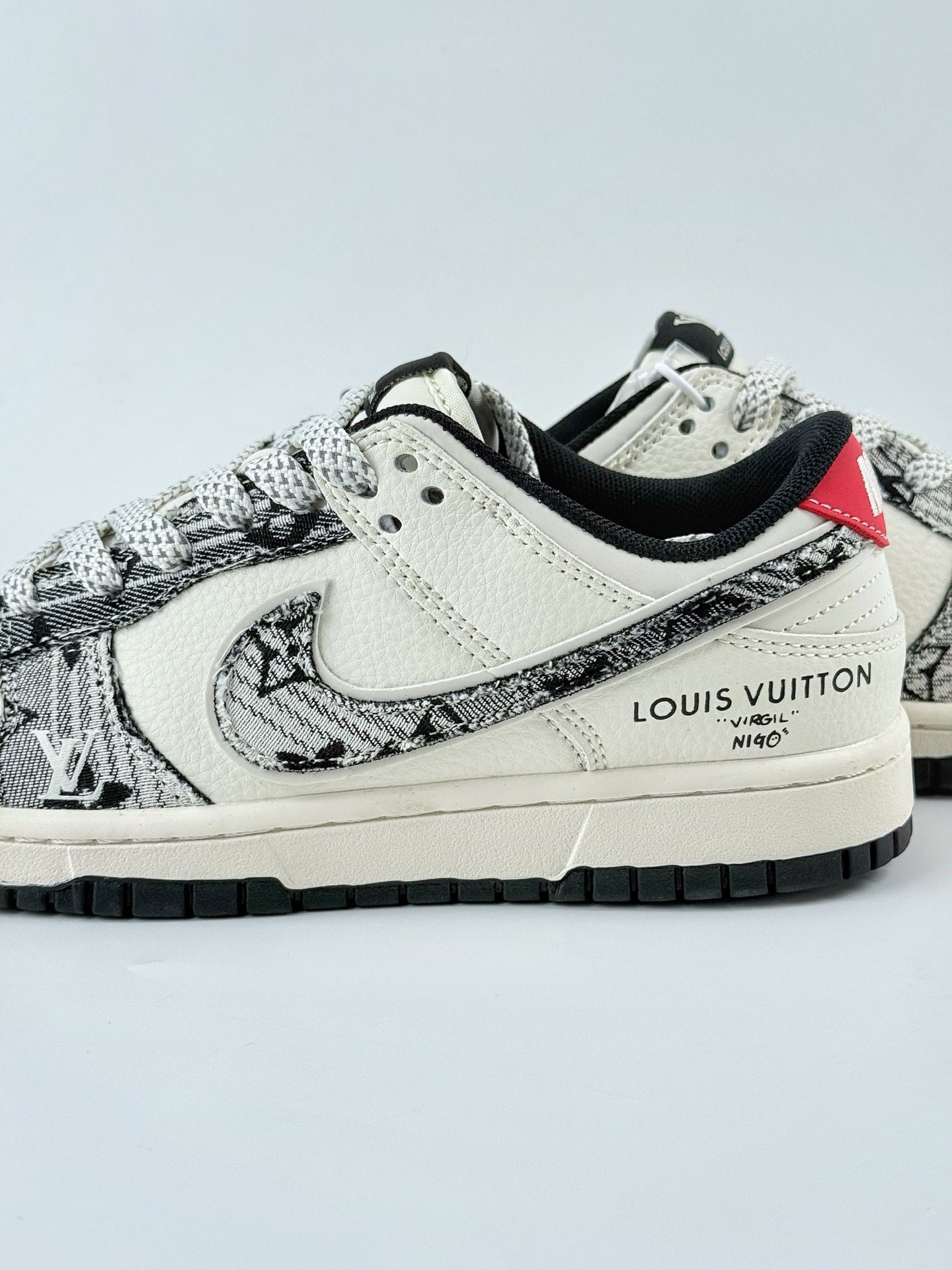 Nike SB Dunk Low x Louis Vuitton 黑白牛仔满天星 JY6988-110