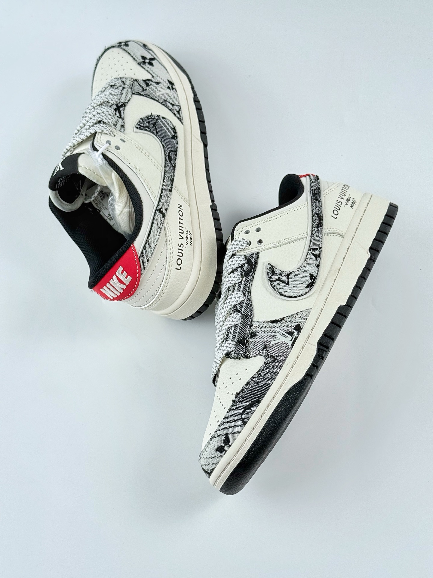 Nike SB Dunk Low x Louis Vuitton 黑白牛仔满天星 JY6988-110