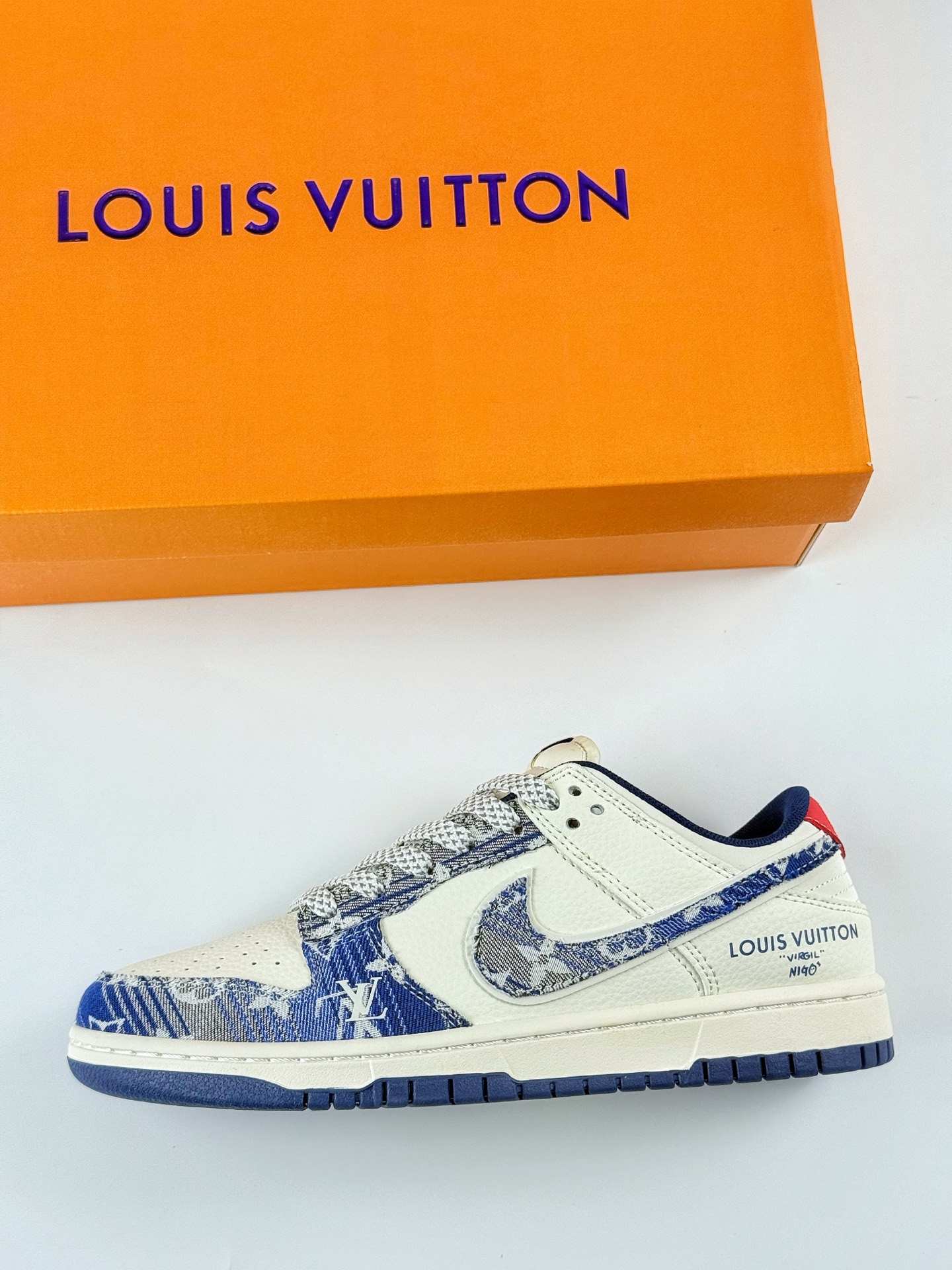 Nike SB Dunk Low x Louis Vuitton 蓝白牛仔满天星 JY6988-112