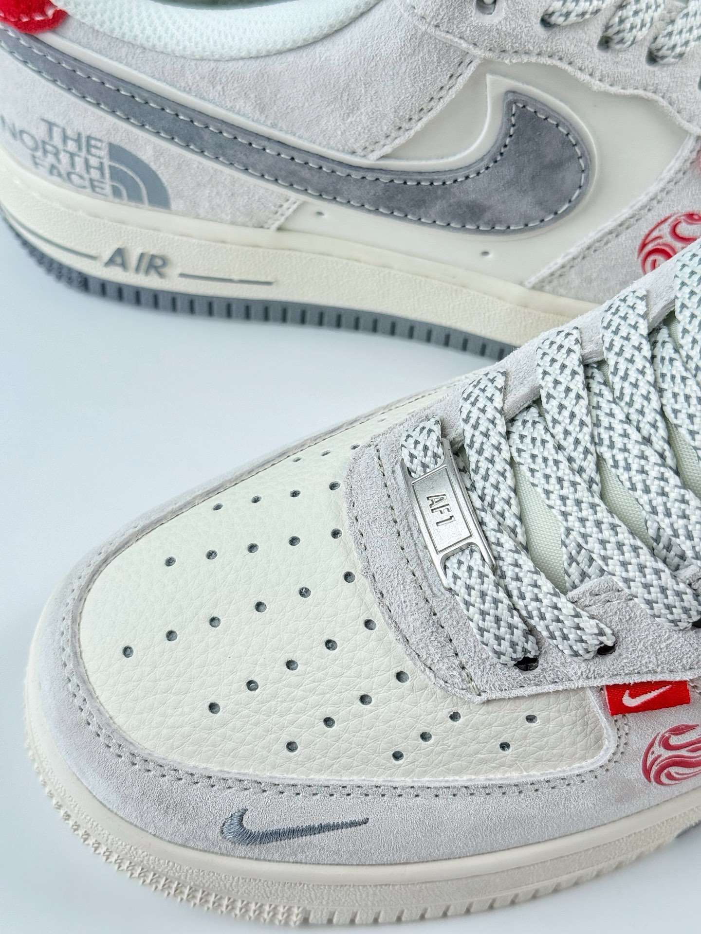 Nike Air Force 1 Low 07 x The North Face 白灰红小钩满天星 YX5066-313