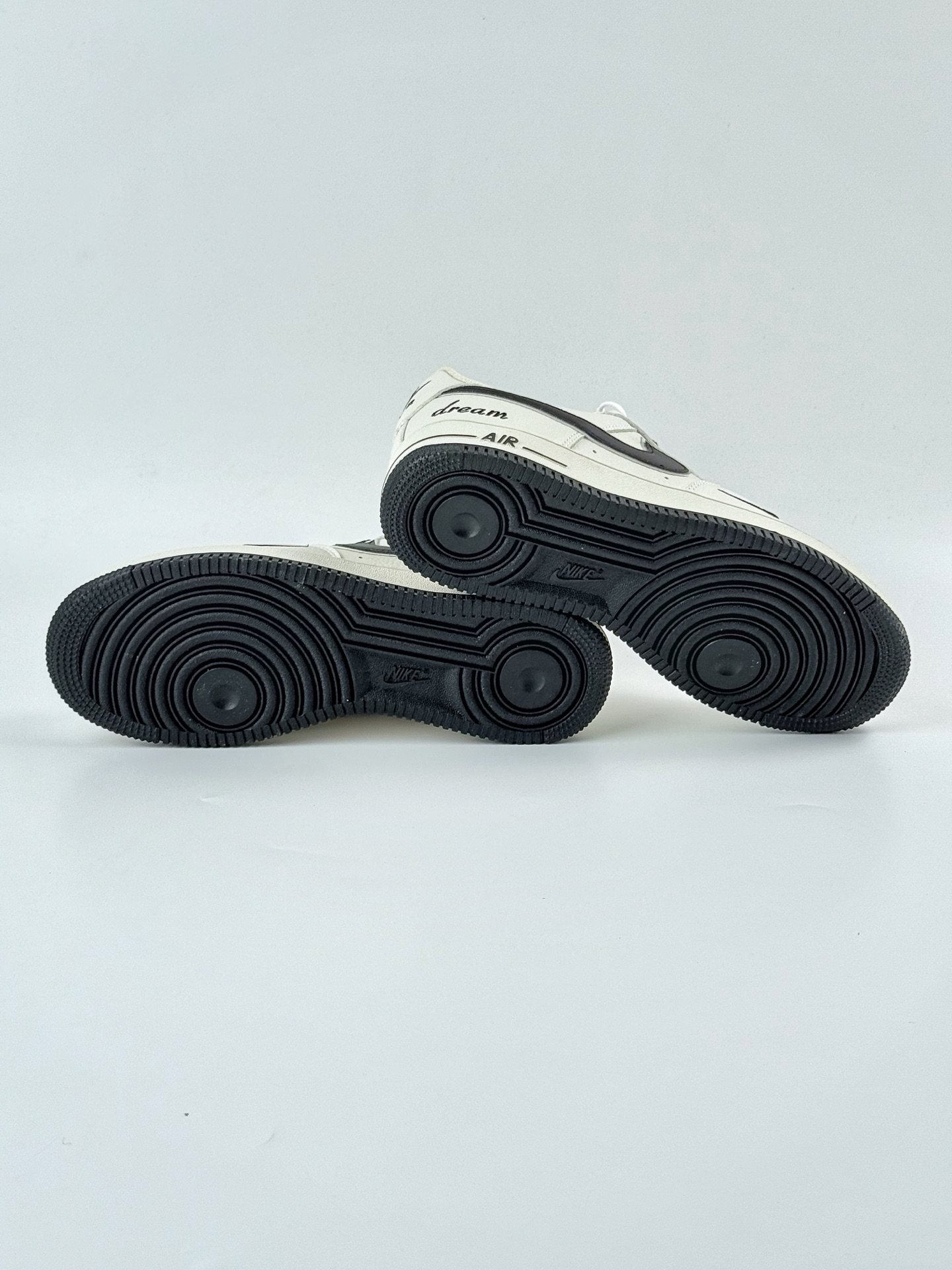 Nike Air Force 1 Low 07 白黑小钩满天星 DR2024-101