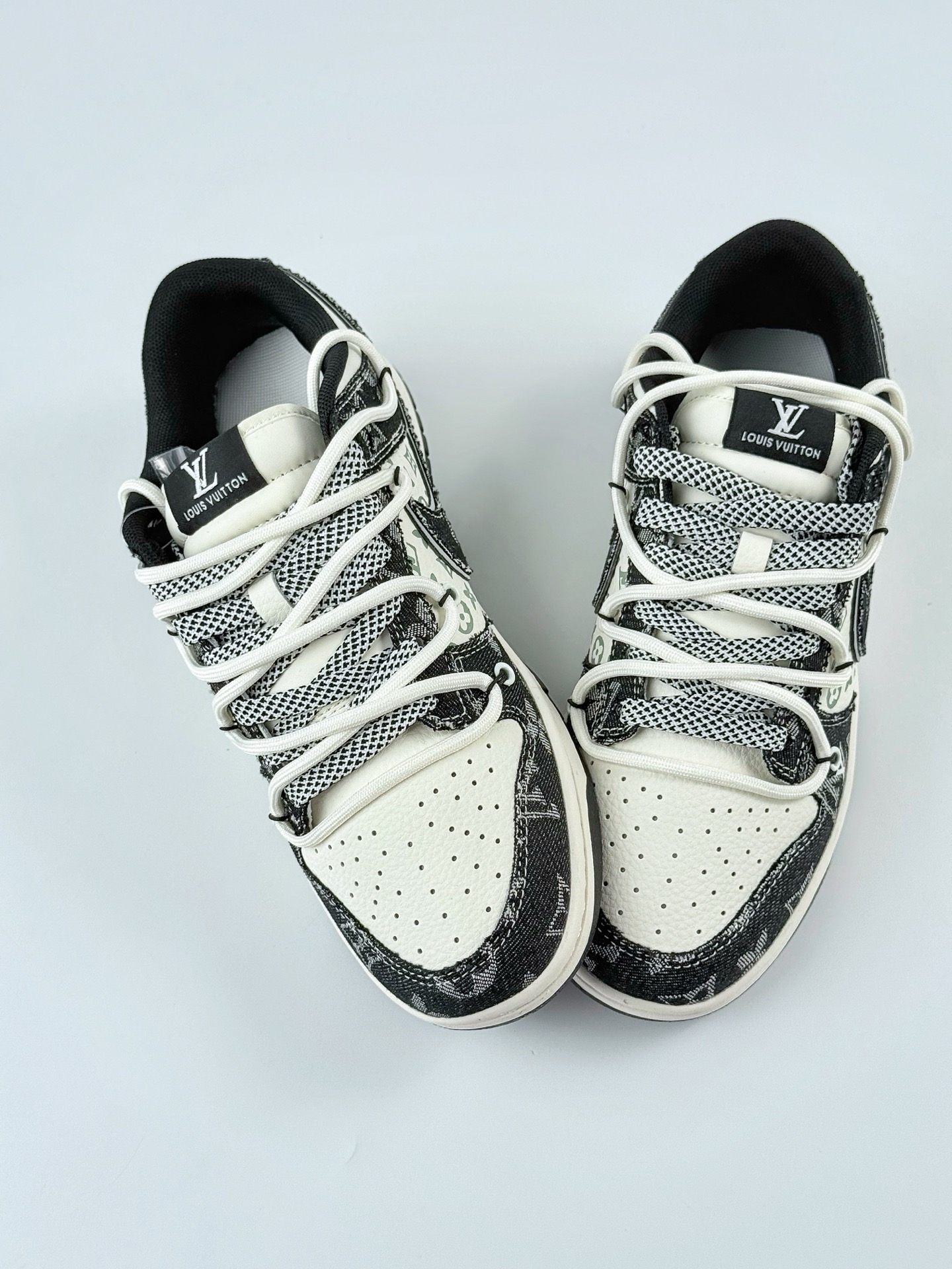Nike SB Dunk Low x Louis Vuitton 黑白牛仔绑带满天星 YX5066-320