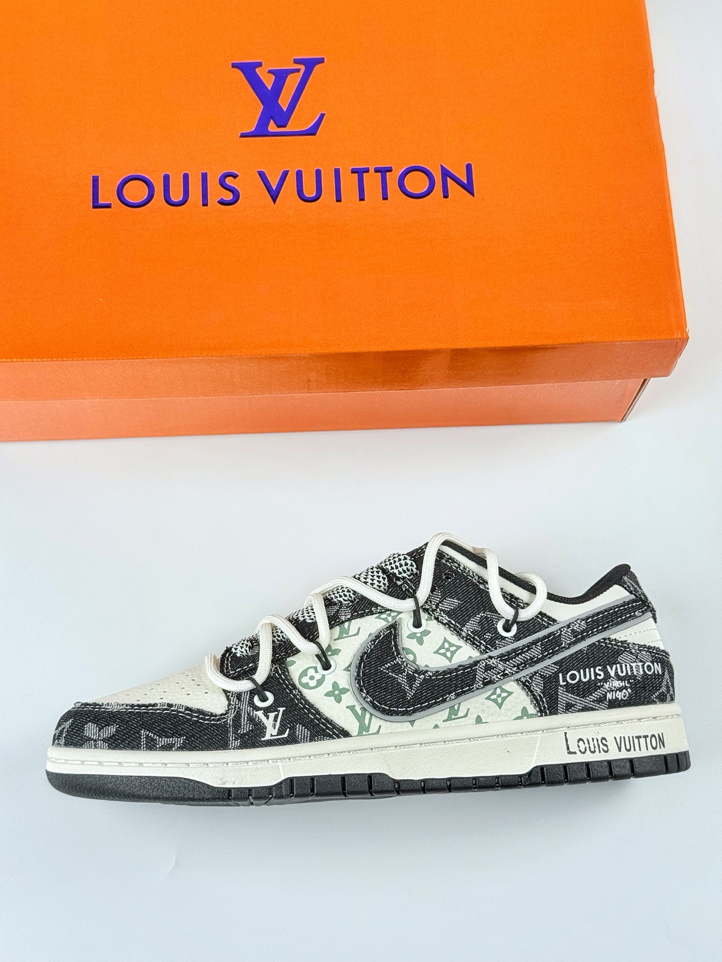 Nike SB Dunk Low x Louis Vuitton 黑白牛仔绑带满天星 YX5066-320