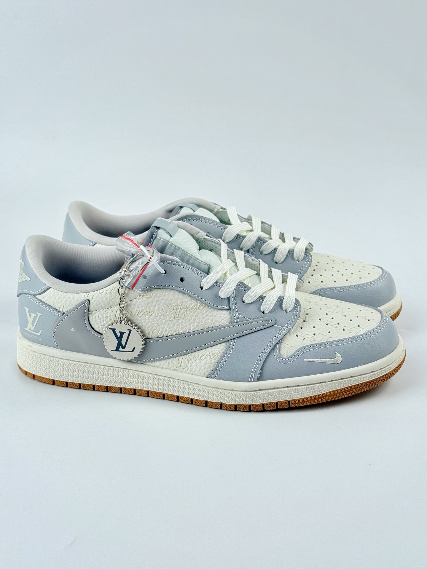 Travis Scott x Nike Air Jordan 1 Low x Louis Vuitton Air Jordan 1 Low 反转蓝白小钩倒钩 XS2024-057