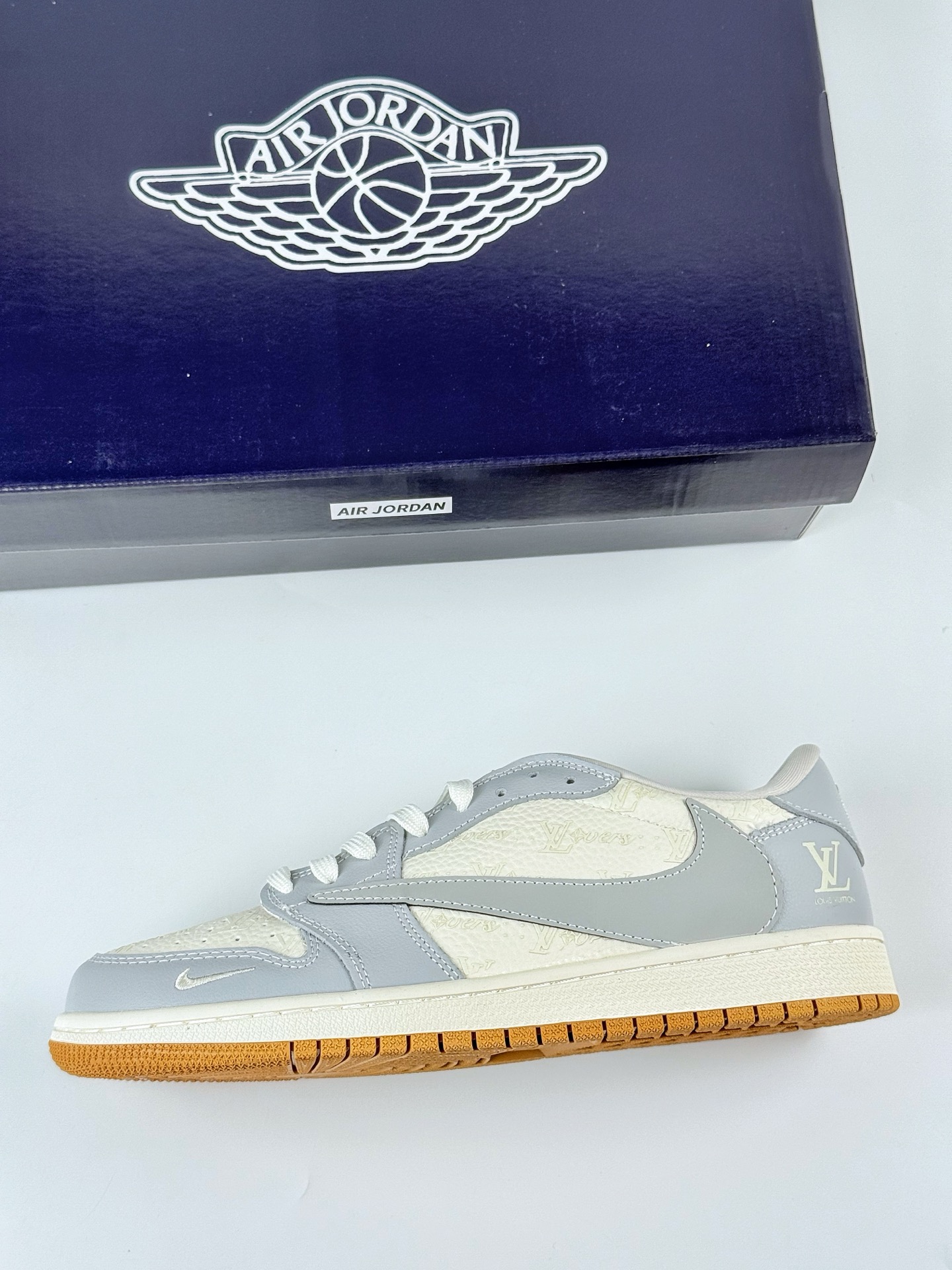 Travis Scott x Nike Air Jordan 1 Low x Louis Vuitton Air Jordan 1 Low 反转蓝白小钩倒钩 XS2024-057