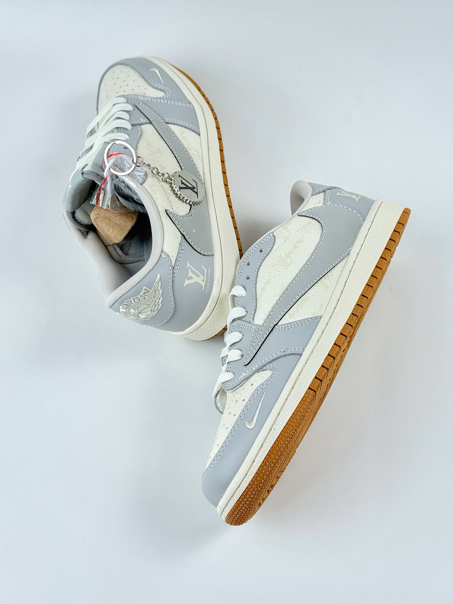 Travis Scott x Nike Air Jordan 1 Low x Louis Vuitton Air Jordan 1 Low 反转蓝白小钩倒钩 XS2024-057