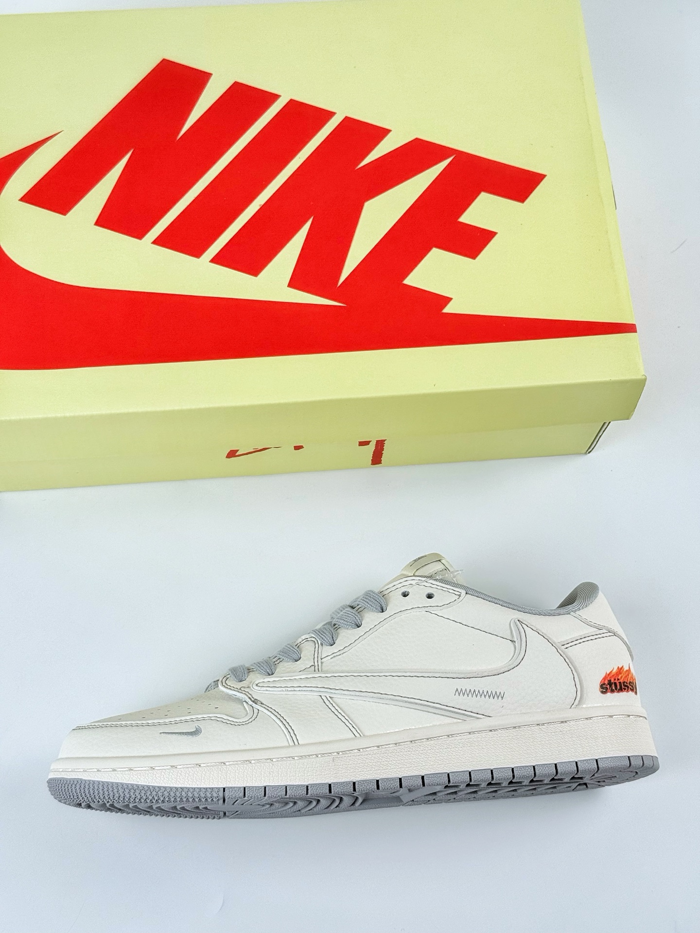 Travis Scott x Nike Air Jordan 1 Low x Stussy Air Jordan 1 Low 反转白灰小钩倒钩 ZH2598-228