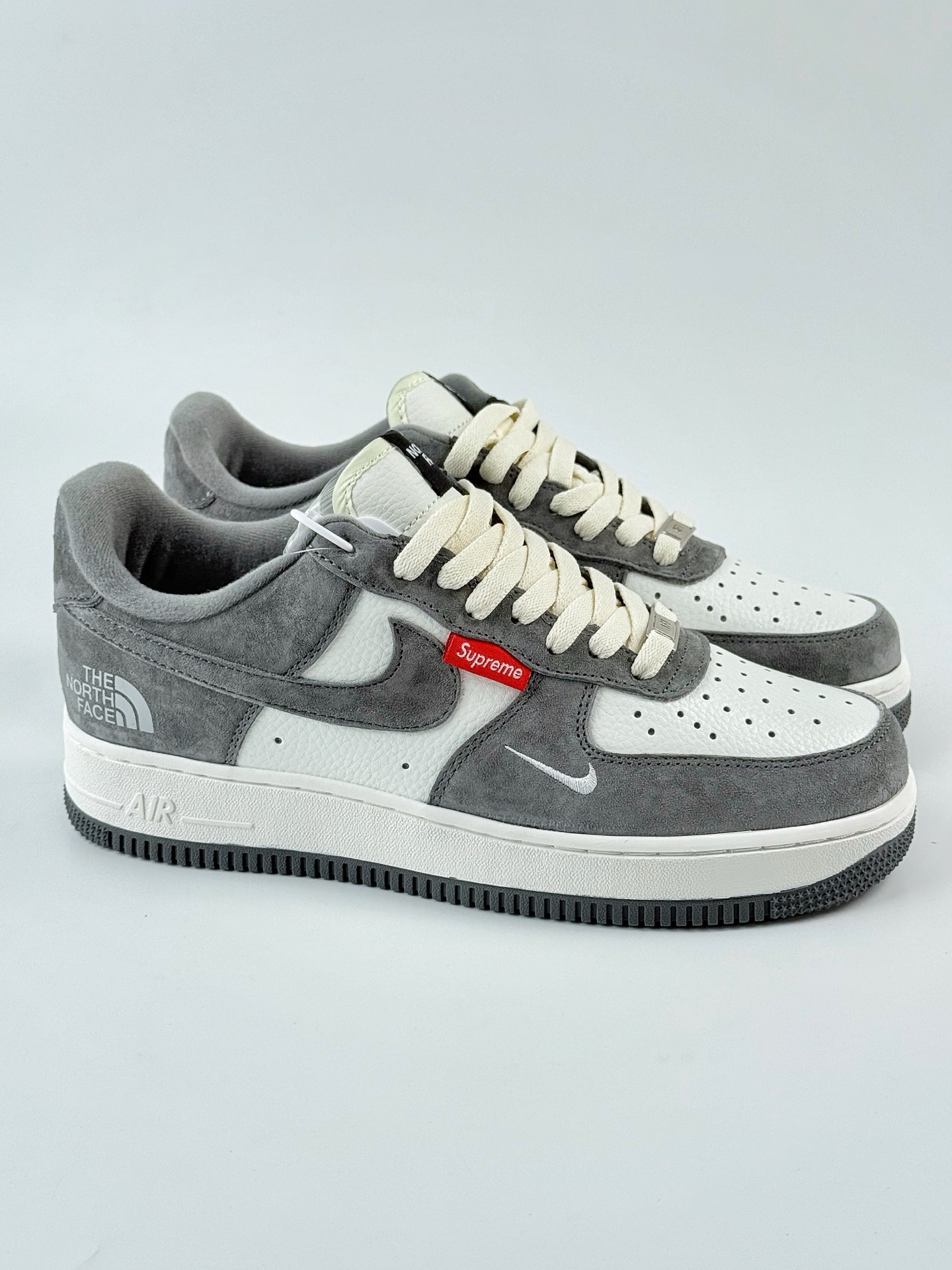 Nike Air Force 1 Low 07 x Supreme x The North Face 灰白小钩 AM1588-002